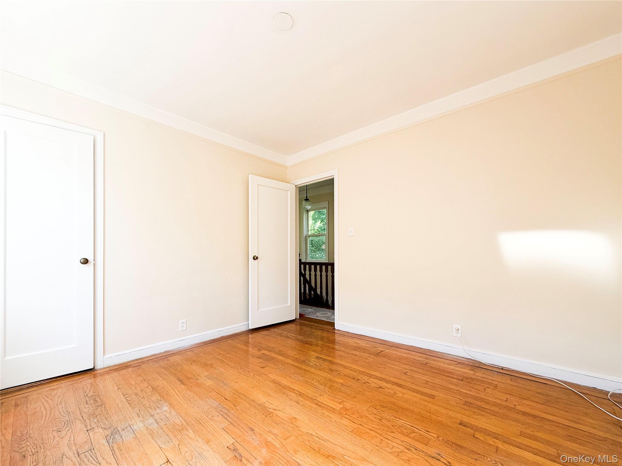 Single Family Yates Avenue Bronx, NY 10461, MLS-1050772-21