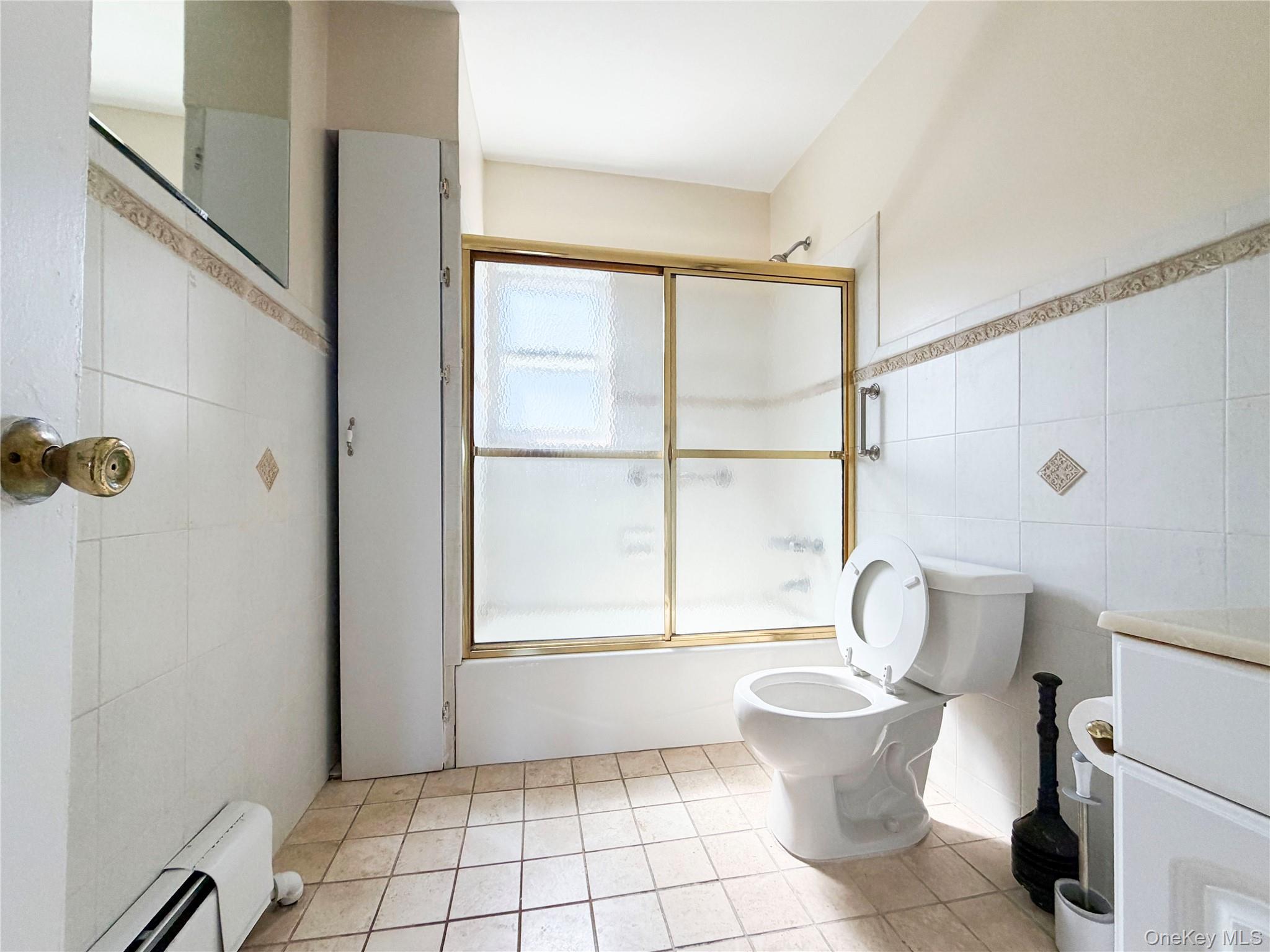 Single Family Yates Avenue Bronx, NY 10461, MLS-1050772-25