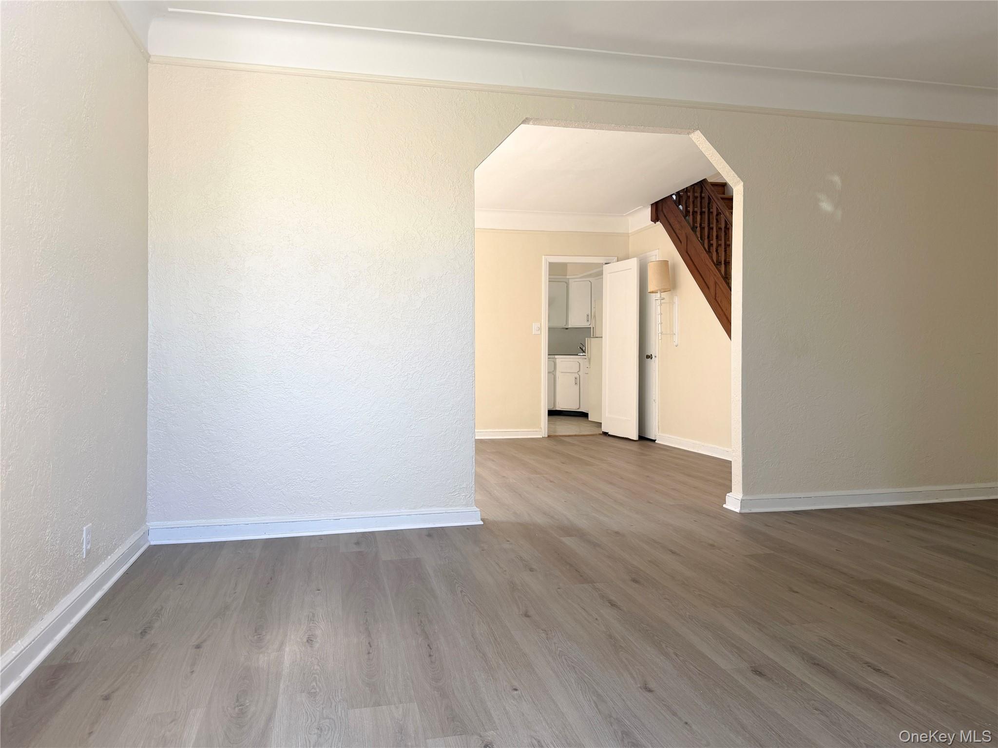 Single Family Yates Avenue Bronx, NY 10461, MLS-1050772-3