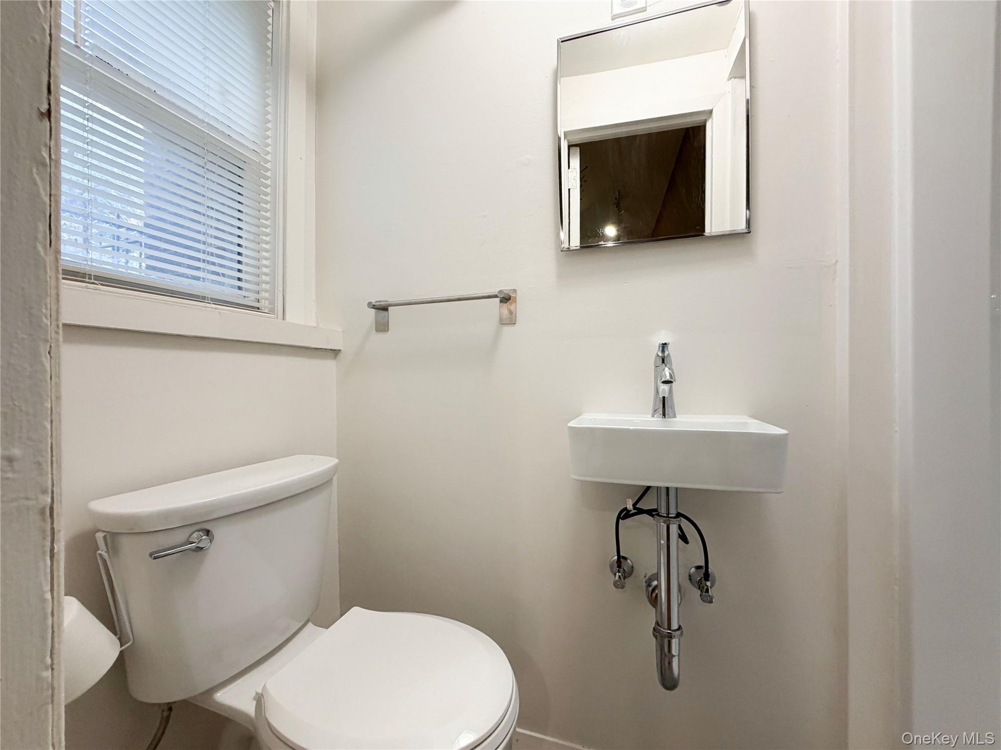 Single Family Yates Avenue Bronx, NY 10461, MLS-1050772-31