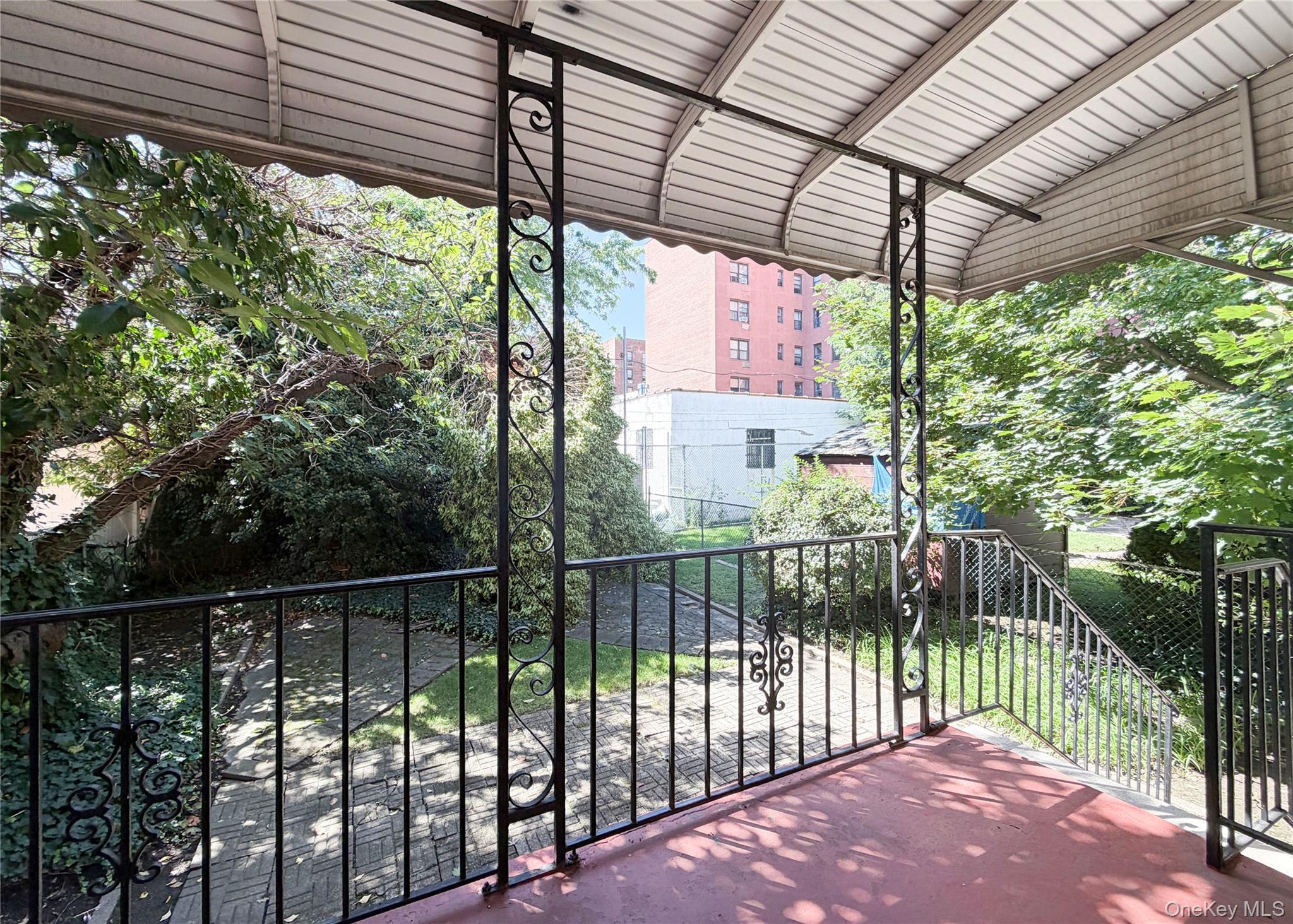 Single Family Yates Avenue Bronx, NY 10461, MLS-1050772-33