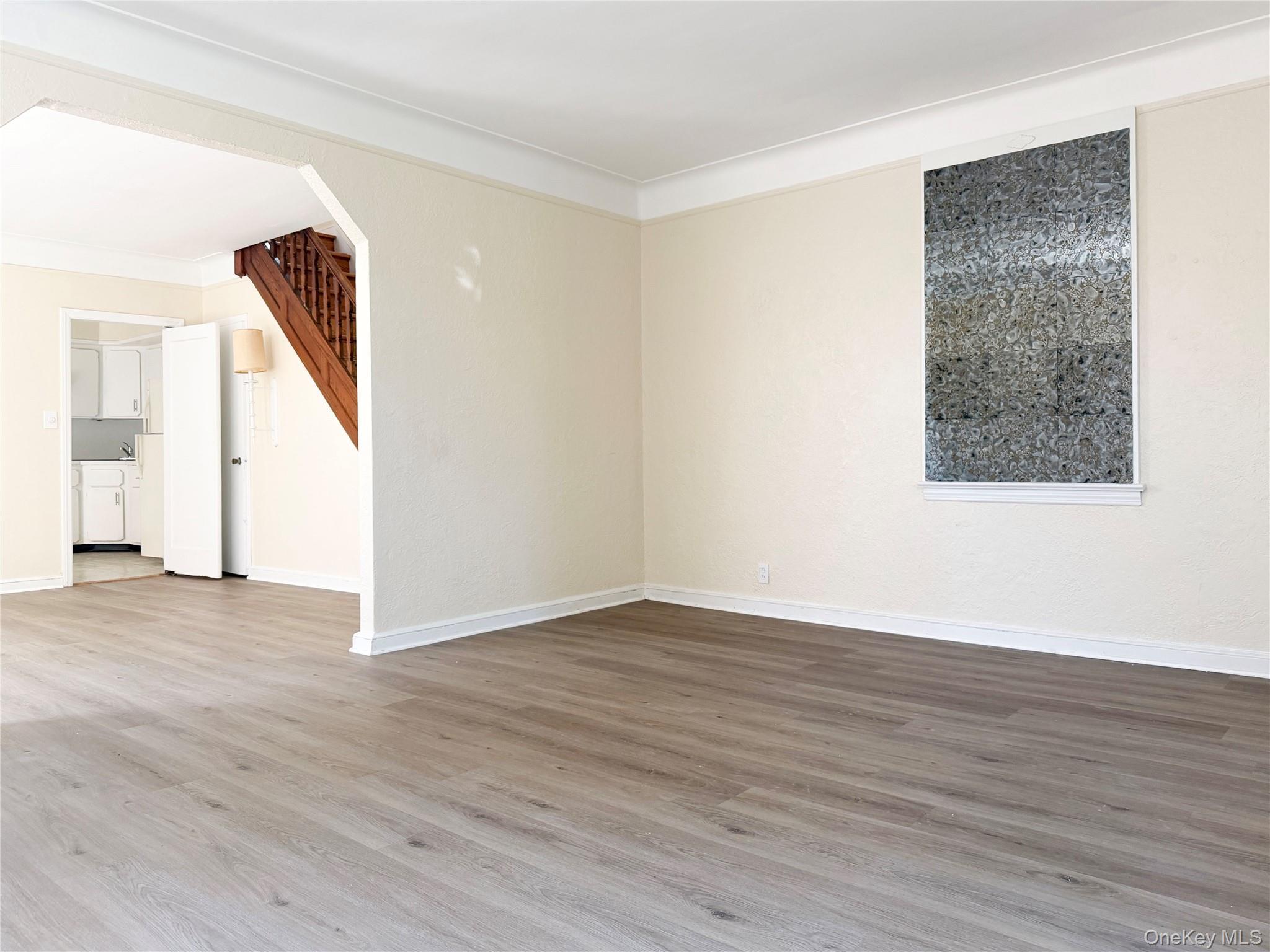 Single Family Yates Avenue Bronx, NY 10461, MLS-1050772-4