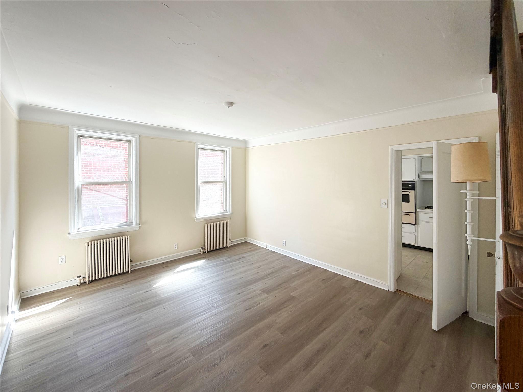 Single Family Yates Avenue Bronx, NY 10461, MLS-1050772-7