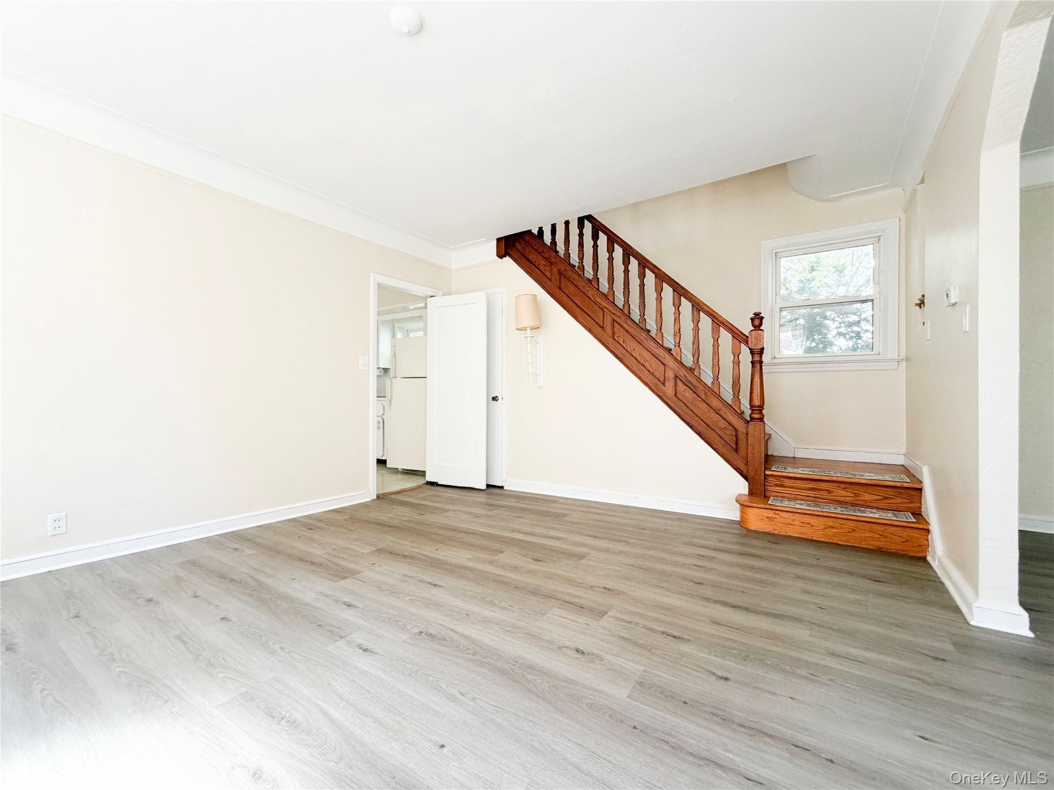 Single Family Yates Avenue Bronx, NY 10461, MLS-1050772-8