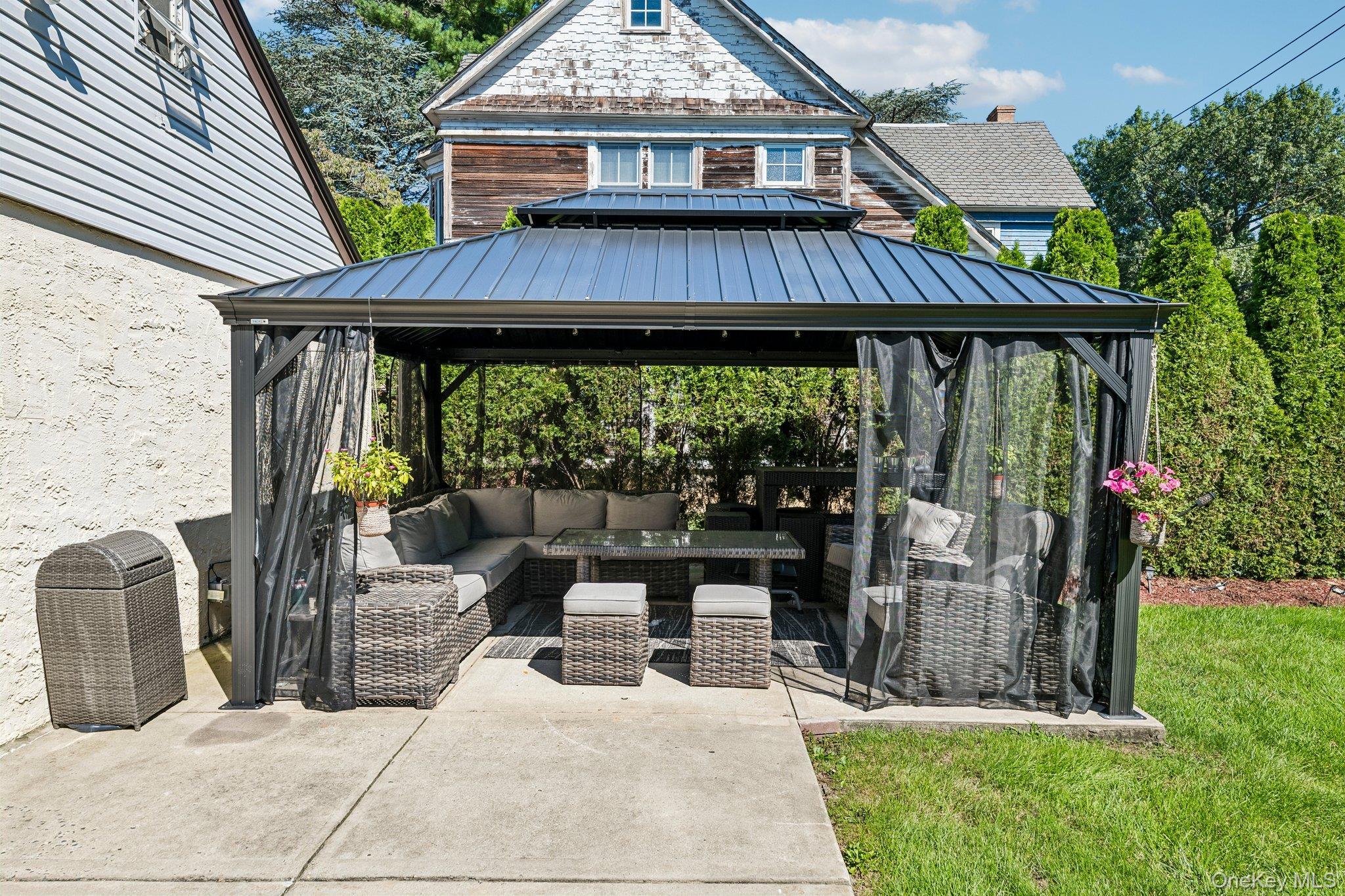 Single Family Jefferson Avenue  Nassau County, NY 11577, MLS-1050812-10
