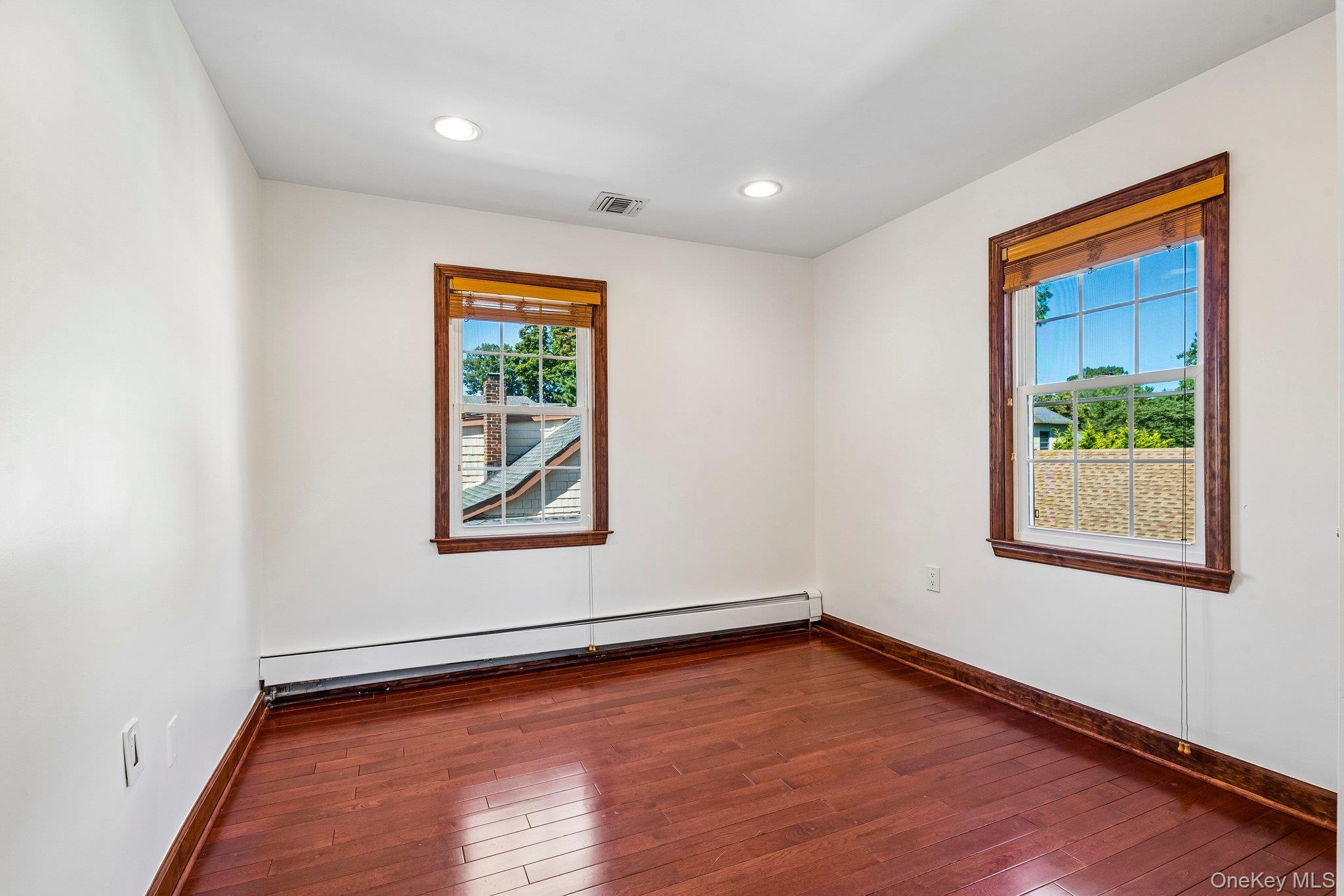 Single Family Jefferson Avenue  Nassau County, NY 11577, MLS-1050812-28