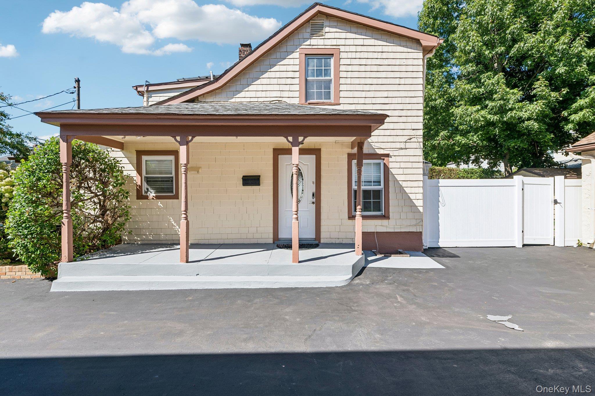Single Family Jefferson Avenue  Nassau County, NY 11577, MLS-1050812-3