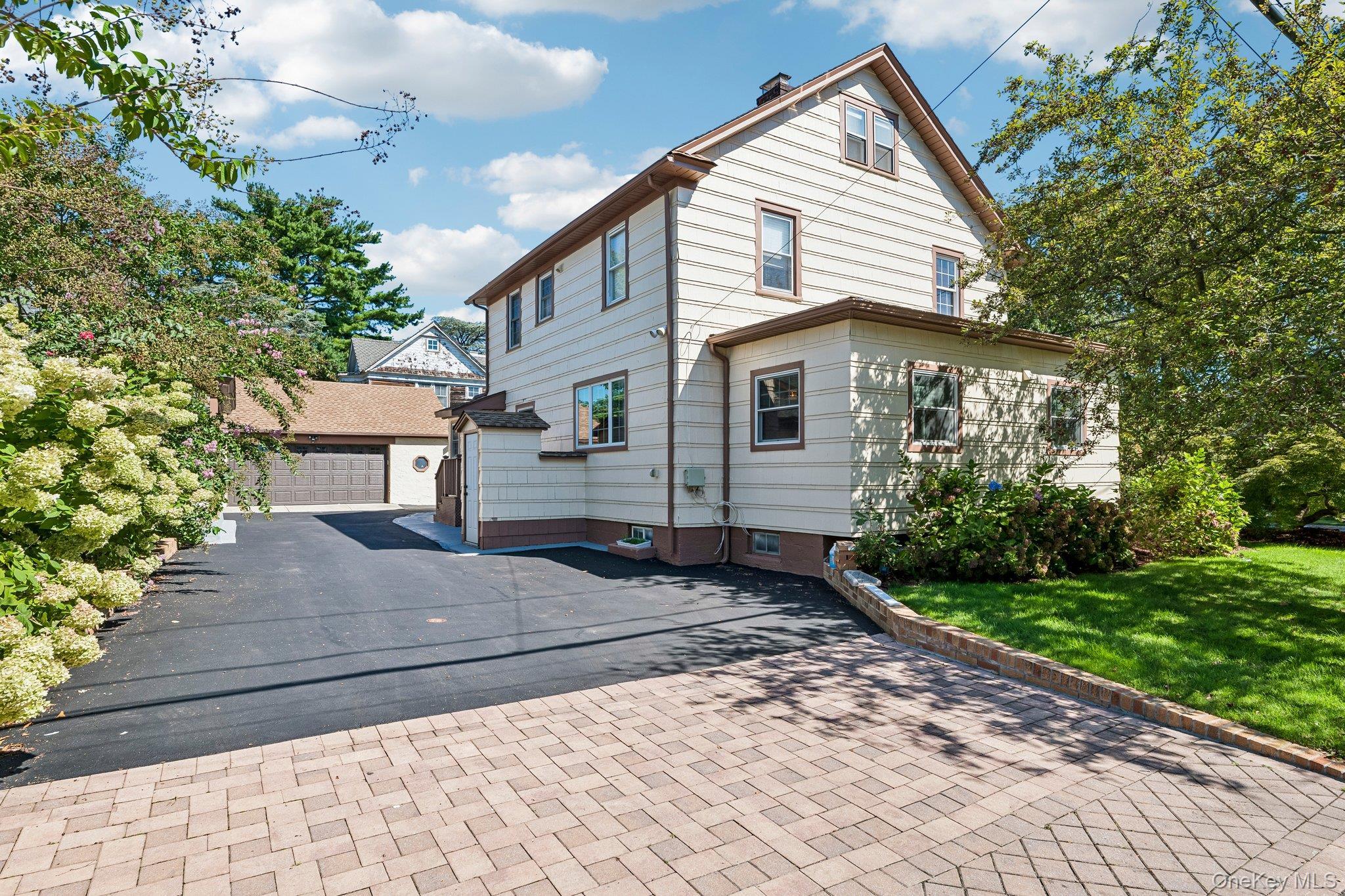 Single Family Jefferson Avenue  Nassau County, NY 11577, MLS-1050812-8