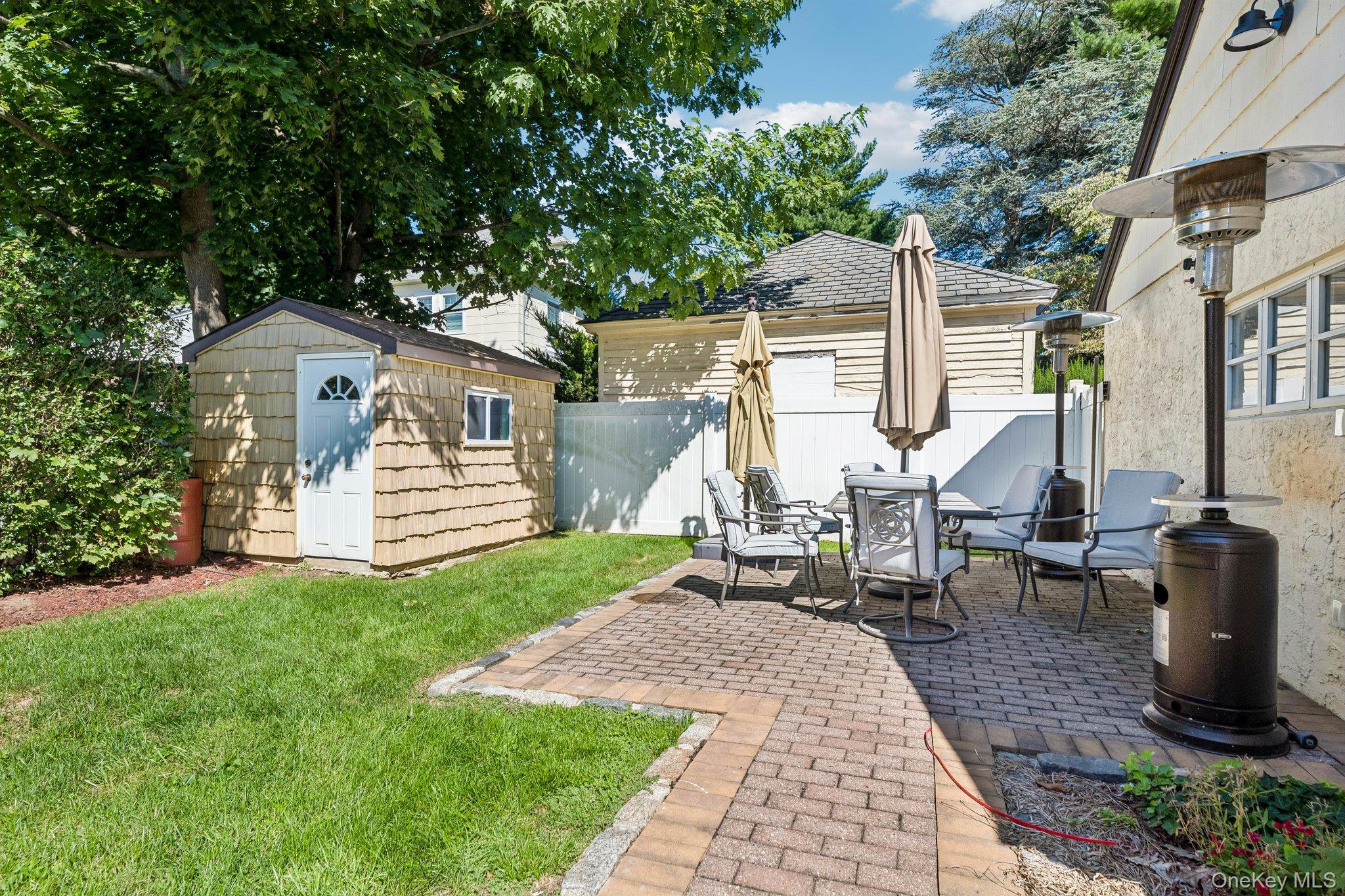 Single Family Jefferson Avenue  Nassau County, NY 11577, MLS-1050812-9