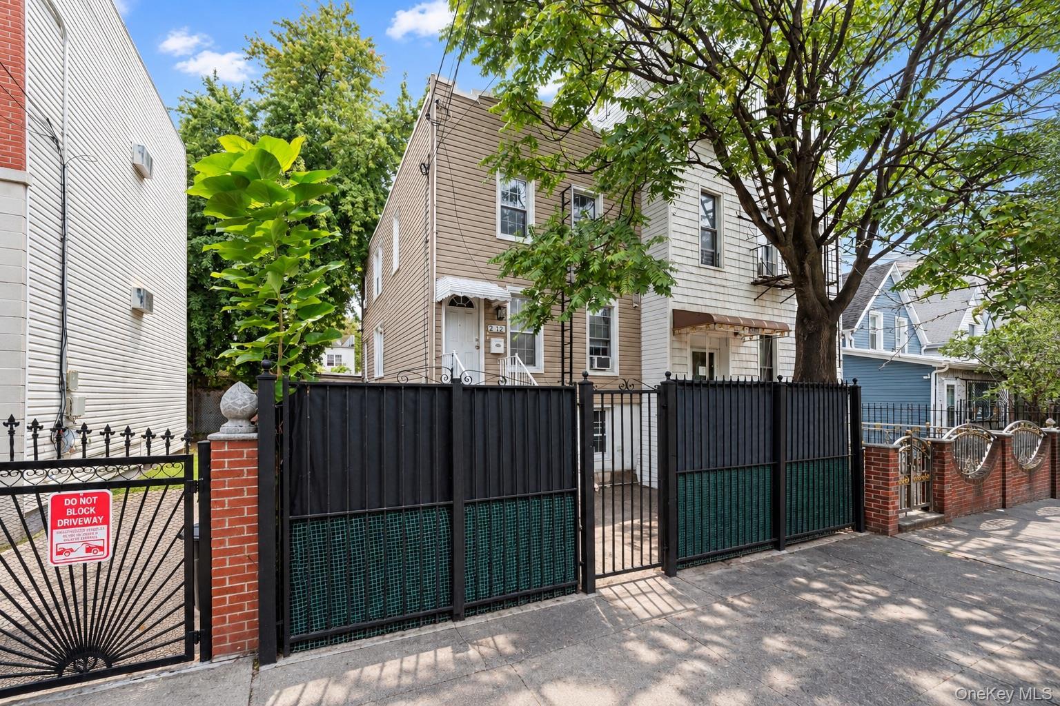Single Family Bradford Street  Brooklyn, NY 11207, MLS-1050842-4