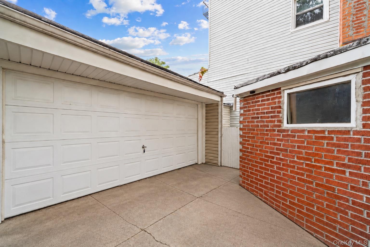 Single Family Bradford Street  Brooklyn, NY 11207, MLS-1050842-9