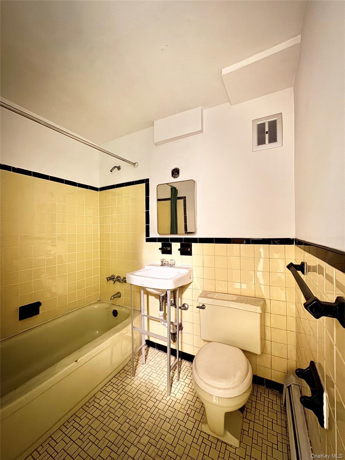 Single Family 74th Street  Queens, NY 11373, MLS-1050848-18