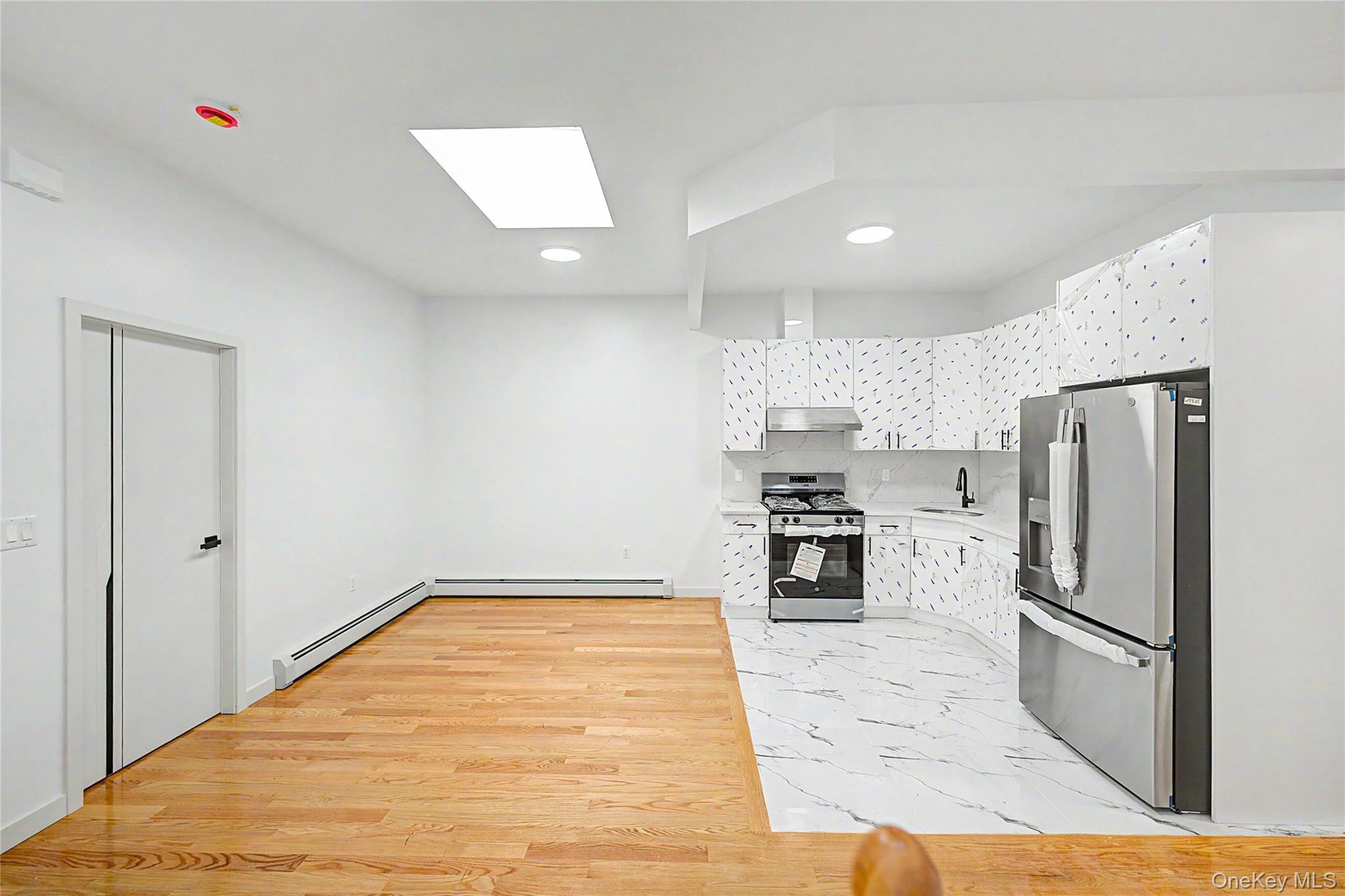 Single Family 91st Avenue Queens, NY 11421, MLS-1050878-17