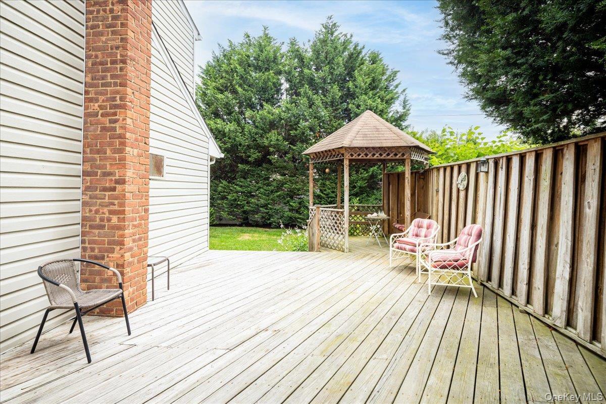 Single Family Seneca Drive Nassau County, NY 11758, MLS-1050899-22
