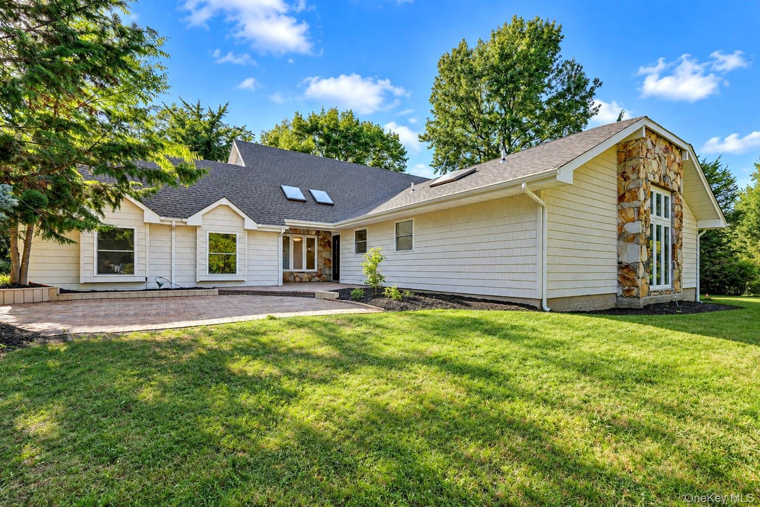 Single Family Cedarfield Terrace Suffolk County, NY 11780, MLS-1050942-3