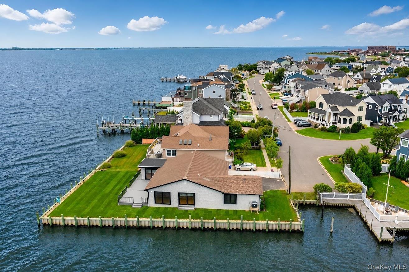 Single Family E Shore Drive  Suffolk County, NY 11702, MLS-1050945-34