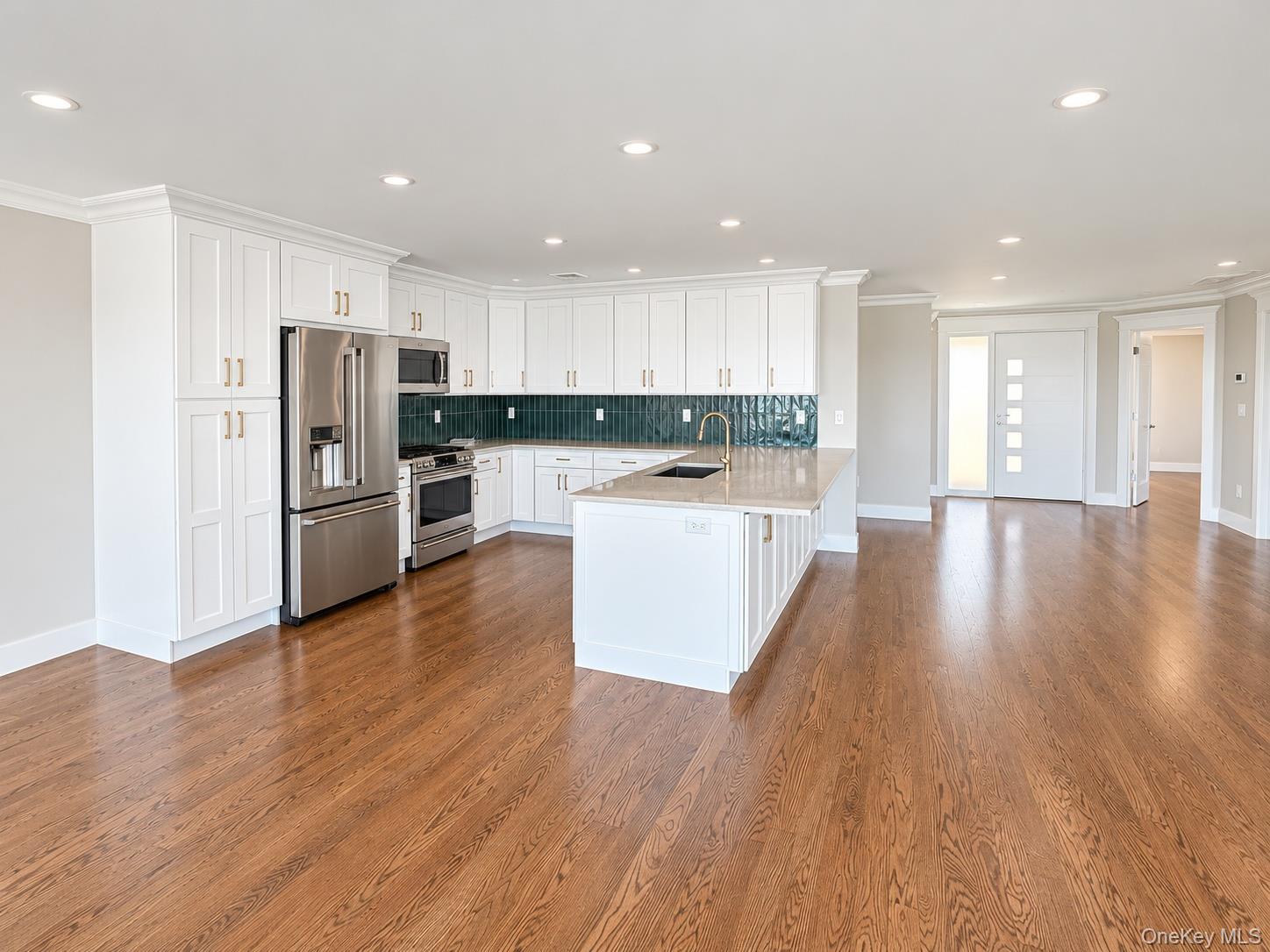 Single Family E Shore Drive  Suffolk County, NY 11702, MLS-1050945-5