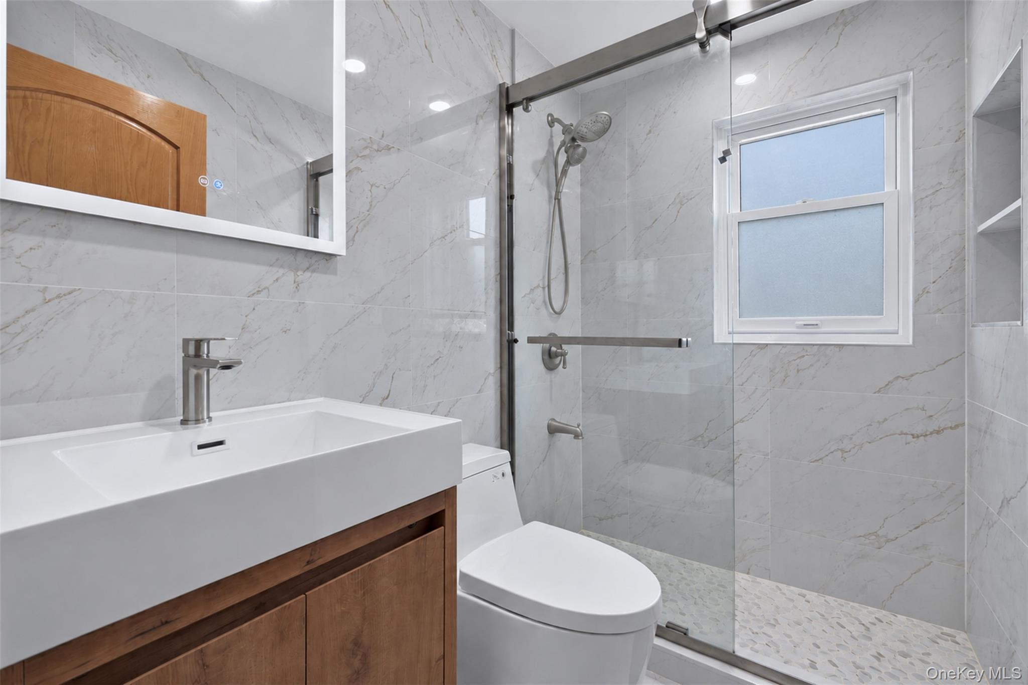 Single Family 185th Street  Queens, NY 11365, MLS-1050966-11