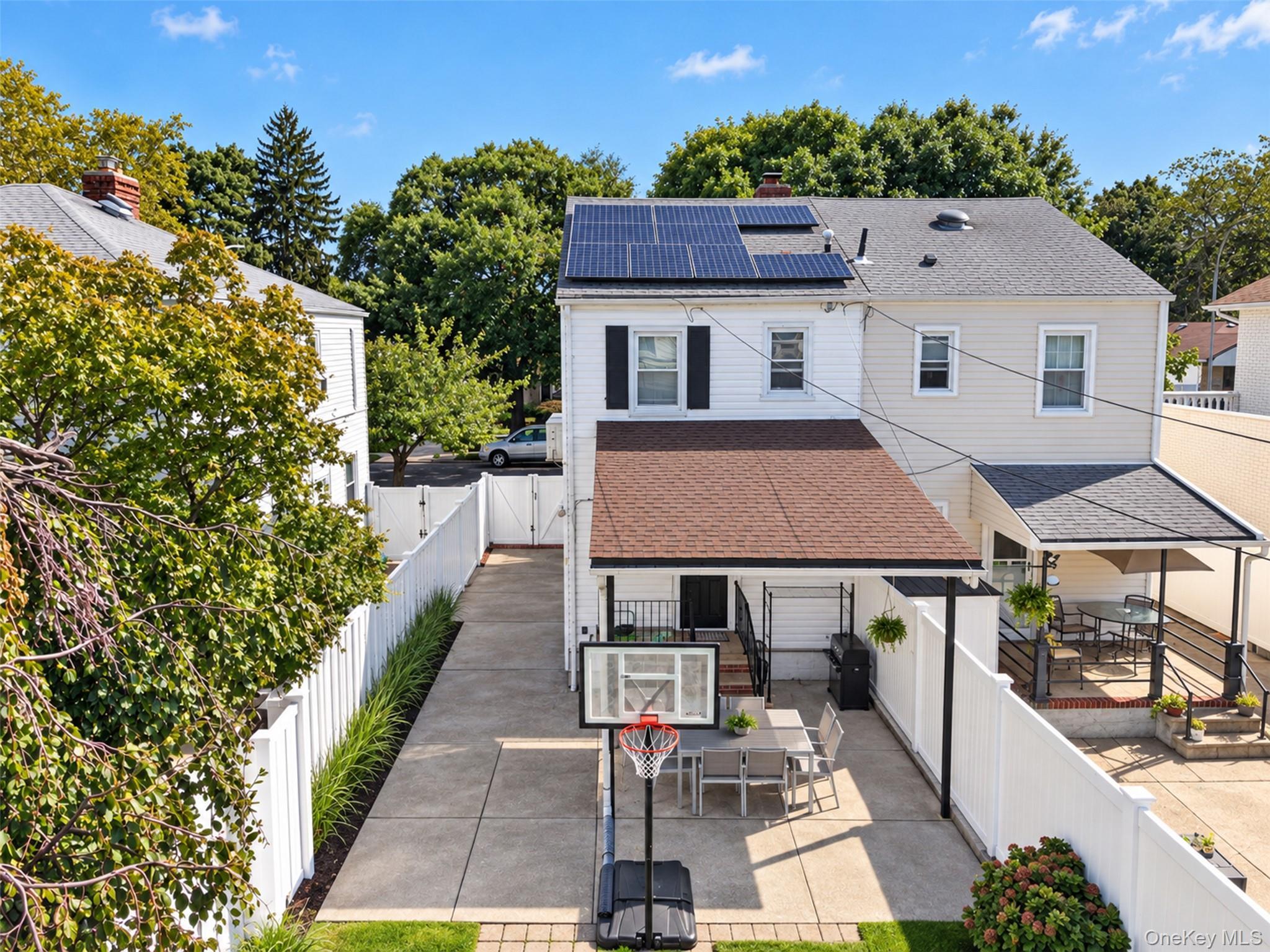 Single Family 185th Street  Queens, NY 11365, MLS-1050966-14