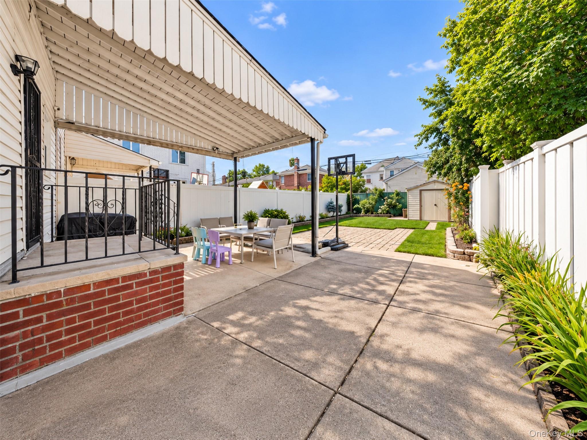 Single Family 185th Street  Queens, NY 11365, MLS-1050966-18