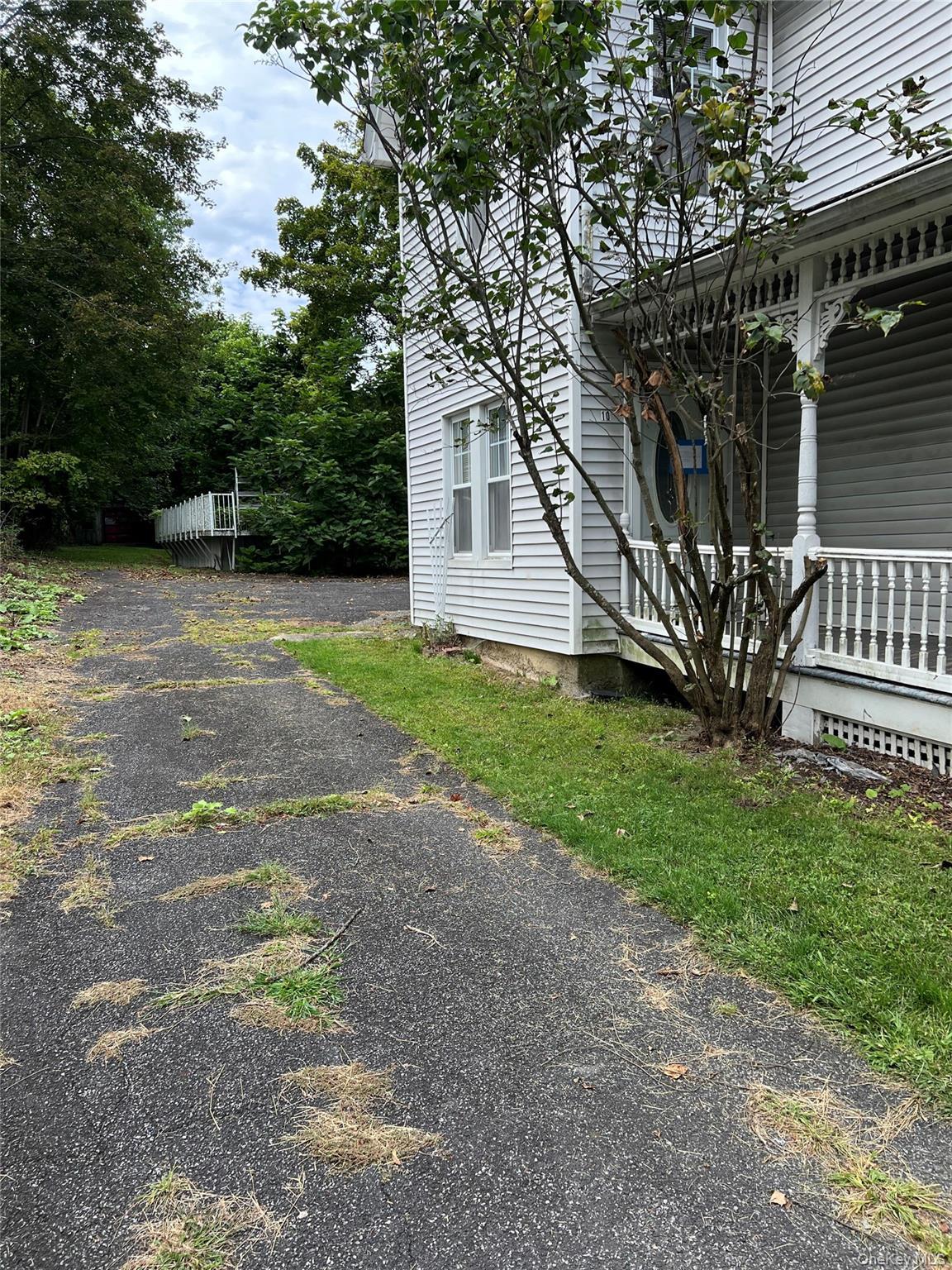 Single Family Hudson Terrace  Ulster County, NY 12542, MLS-1050974-2