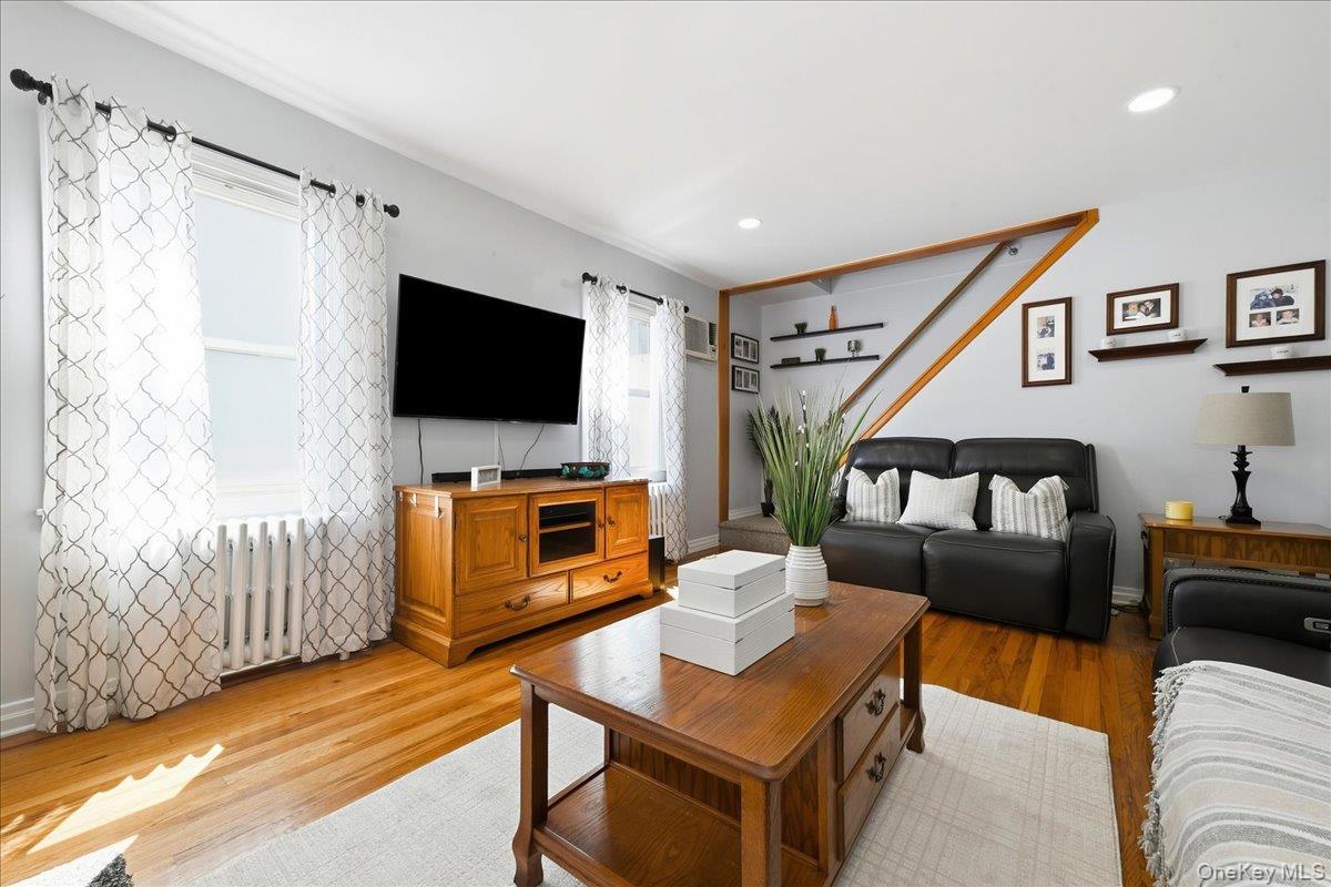 Single Family 251st Street  Queens, NY 11426, MLS-1050980-4