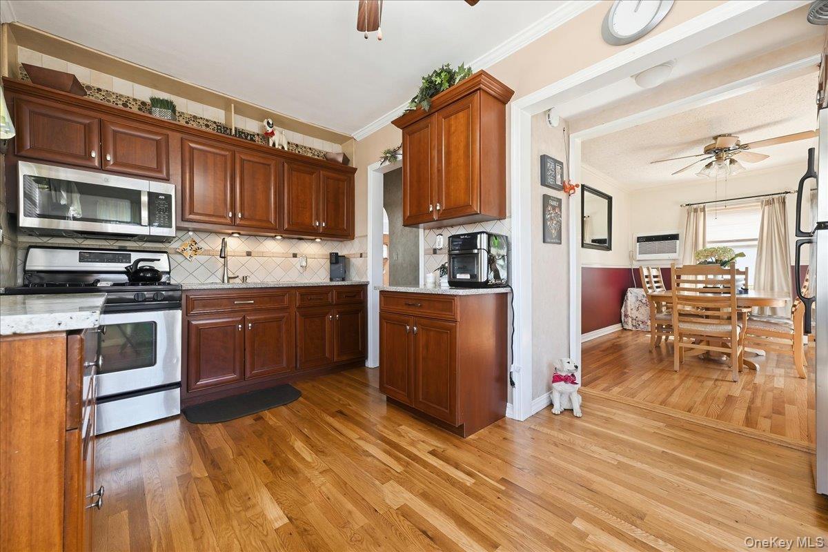 Single Family 251st Street  Queens, NY 11426, MLS-1050980-7