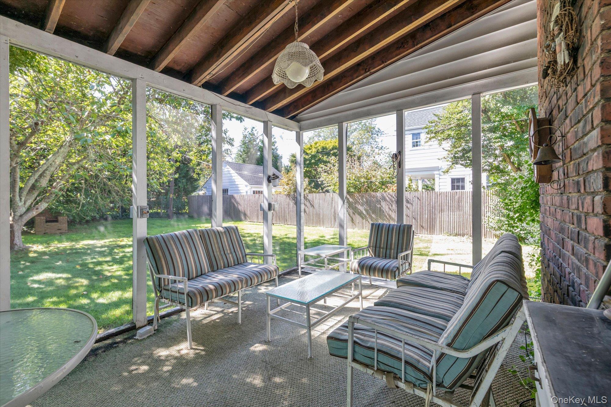 Single Family Kingsland Place Suffolk County, NY 11702, MLS-1050985-18