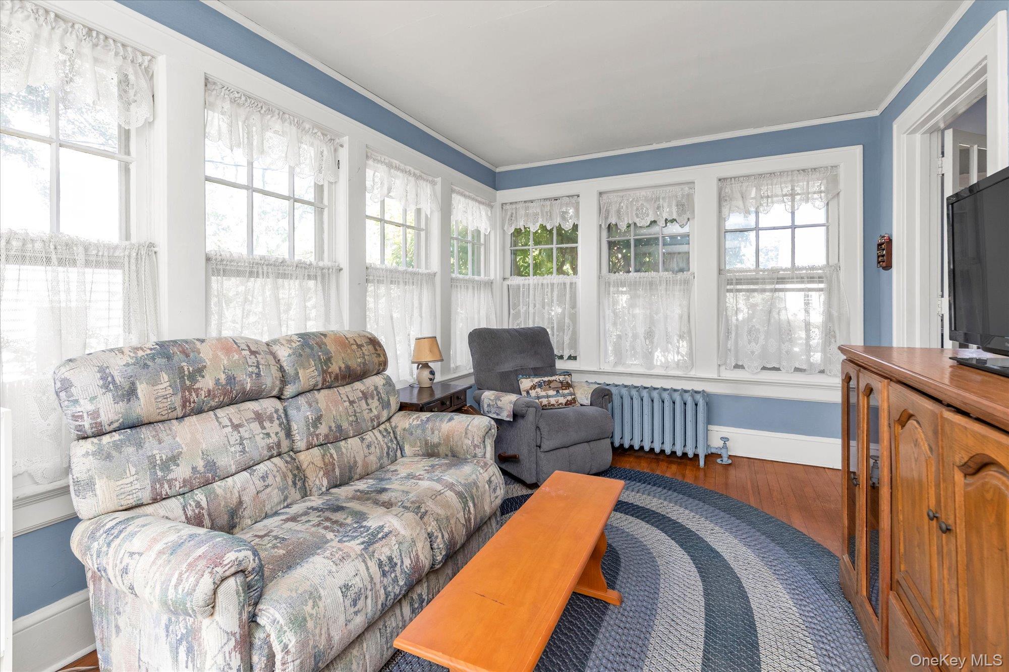 Single Family Kingsland Place Suffolk County, NY 11702, MLS-1050985-9