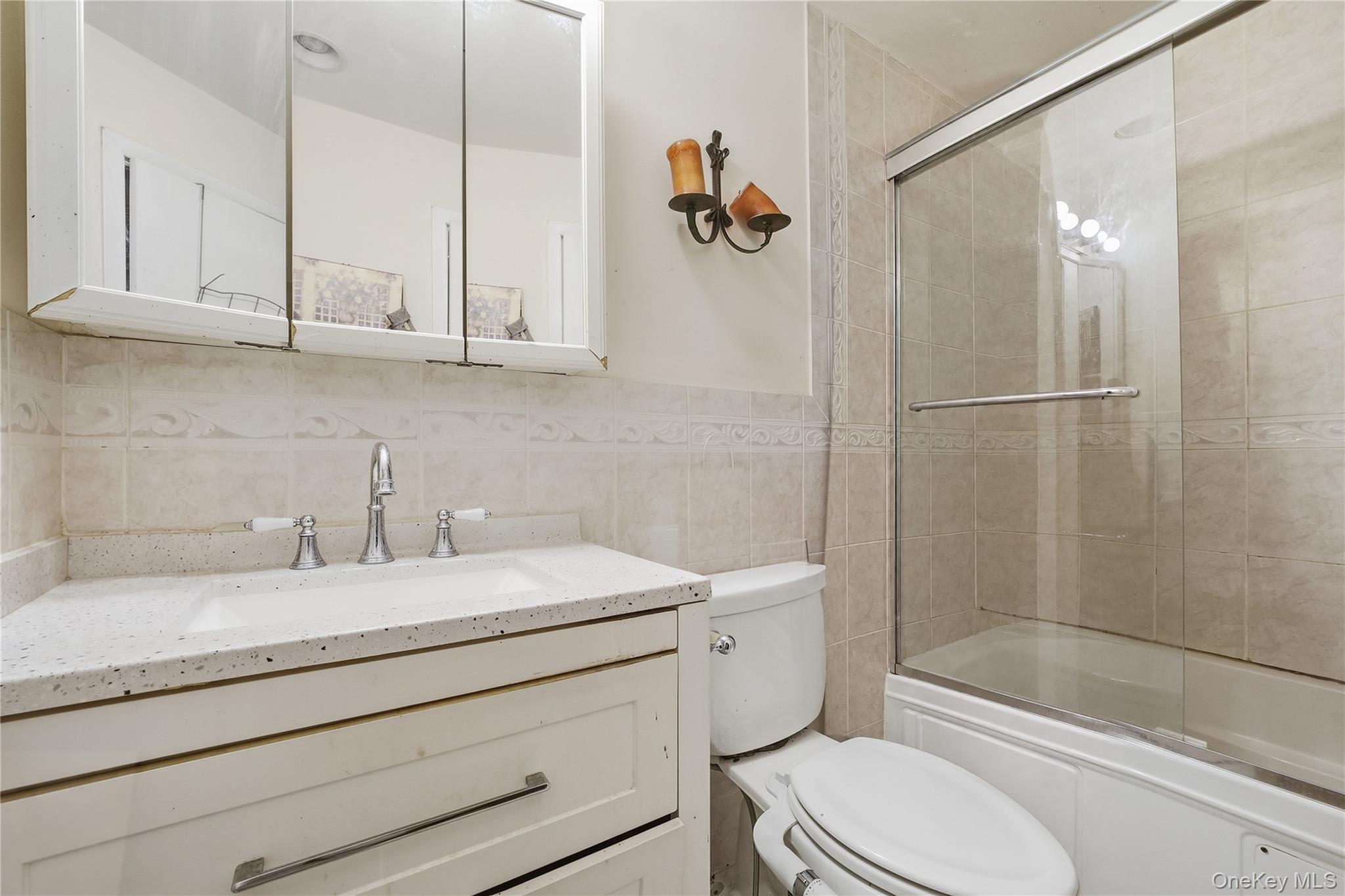 Single Family Cicero Avenue Bronx, NY 10473, MLS-1050993-20