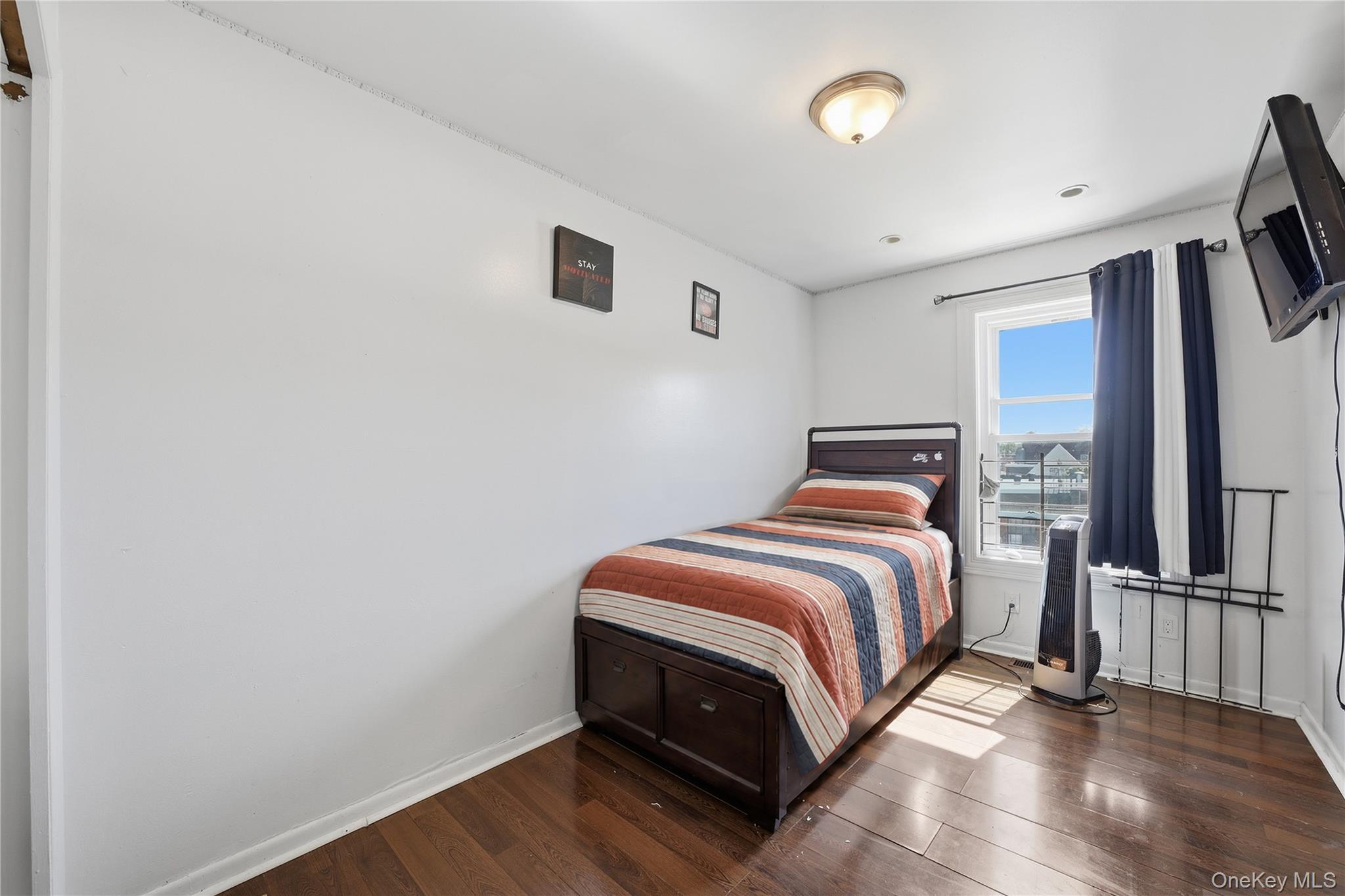 Single Family Cicero Avenue Bronx, NY 10473, MLS-1050993-24