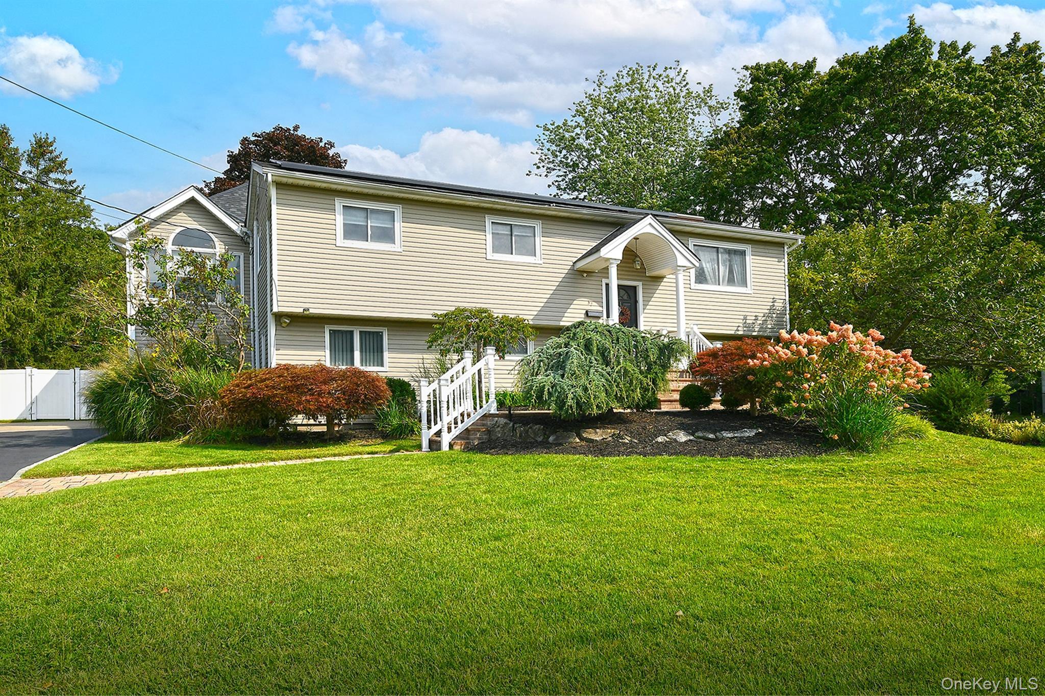 Single Family Euclid Avenue Suffolk County, NY 11746, MLS-1051006-2