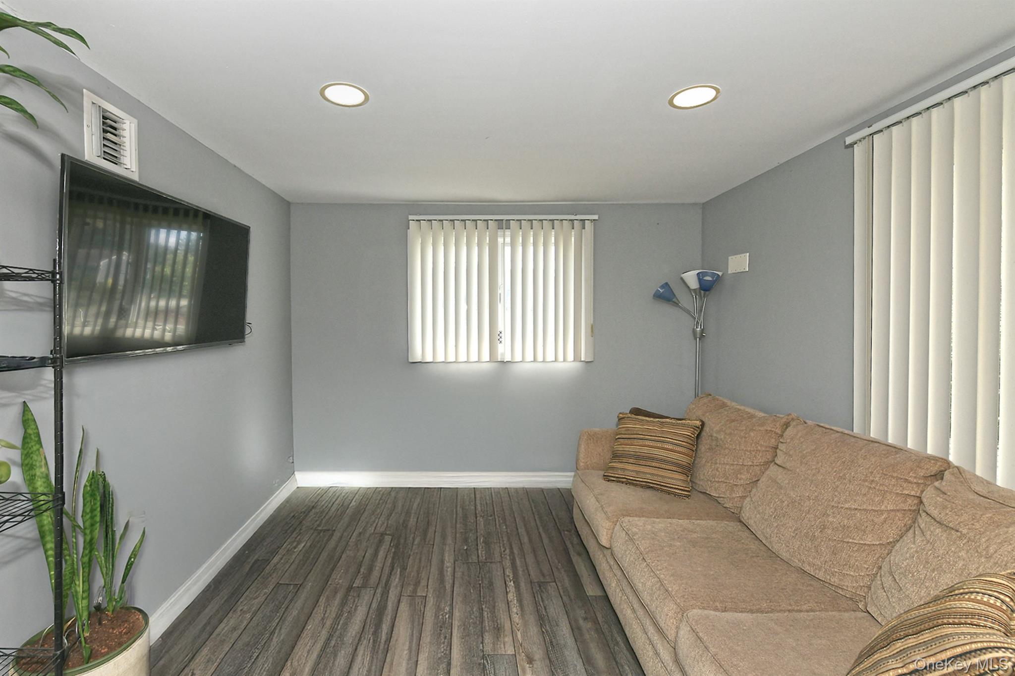 Single Family Euclid Avenue Suffolk County, NY 11746, MLS-1051006-24