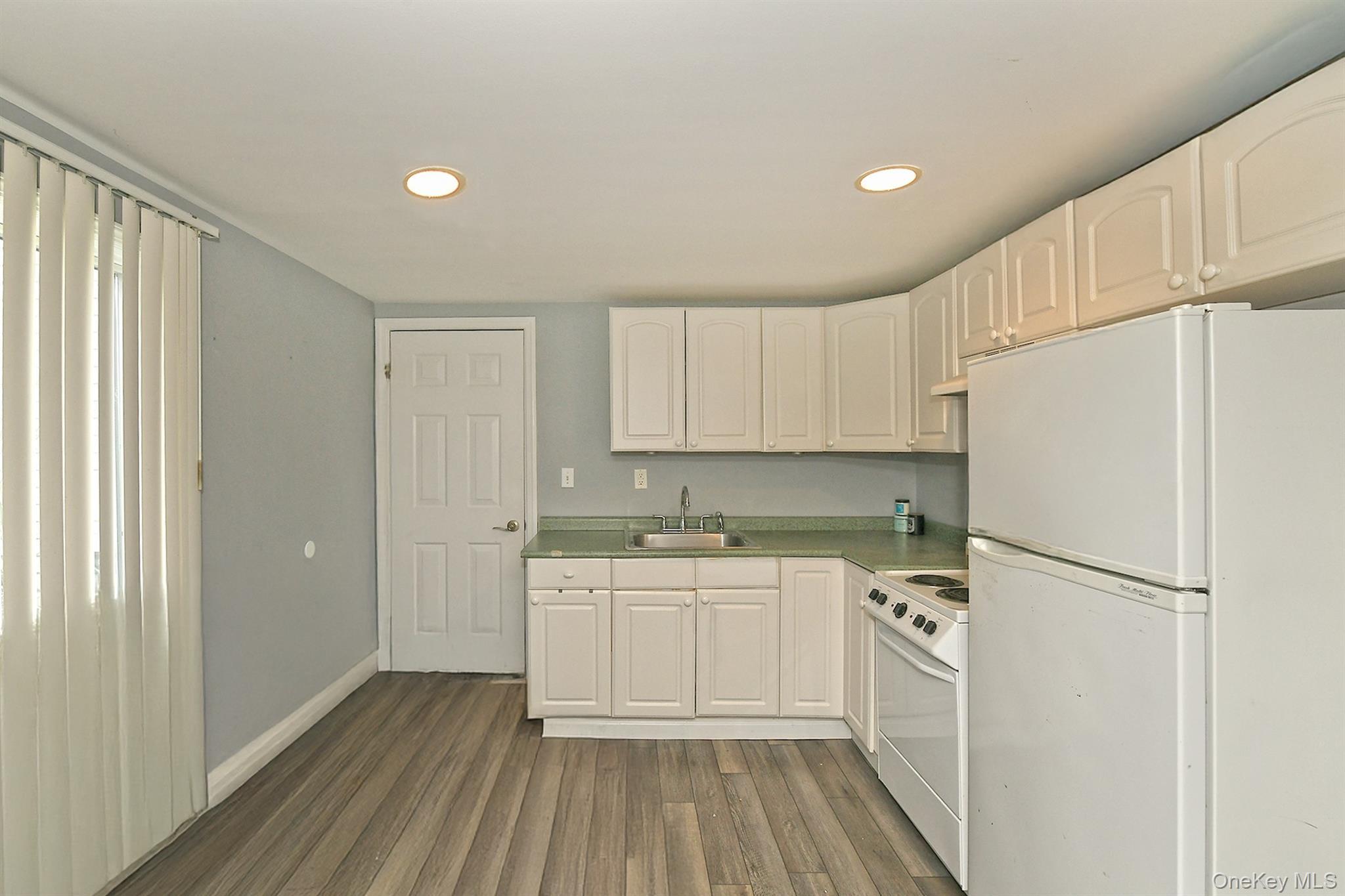 Single Family Euclid Avenue Suffolk County, NY 11746, MLS-1051006-27