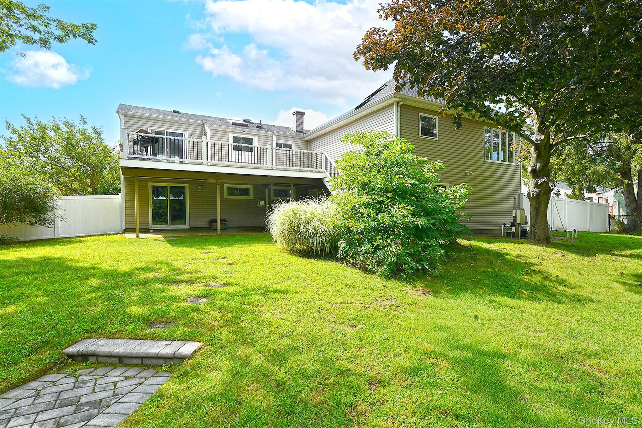 Single Family Euclid Avenue Suffolk County, NY 11746, MLS-1051006-32