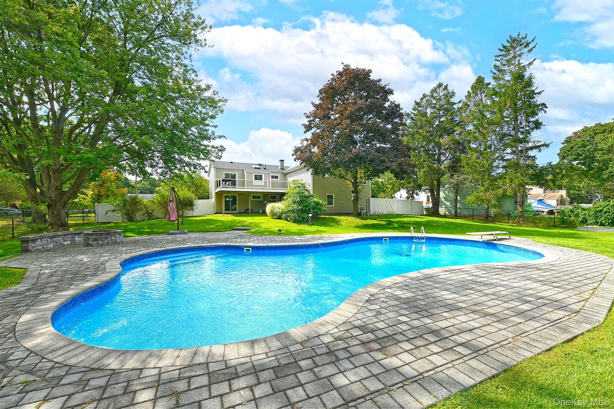 Single Family Euclid Avenue Suffolk County, NY 11746, MLS-1051006-33
