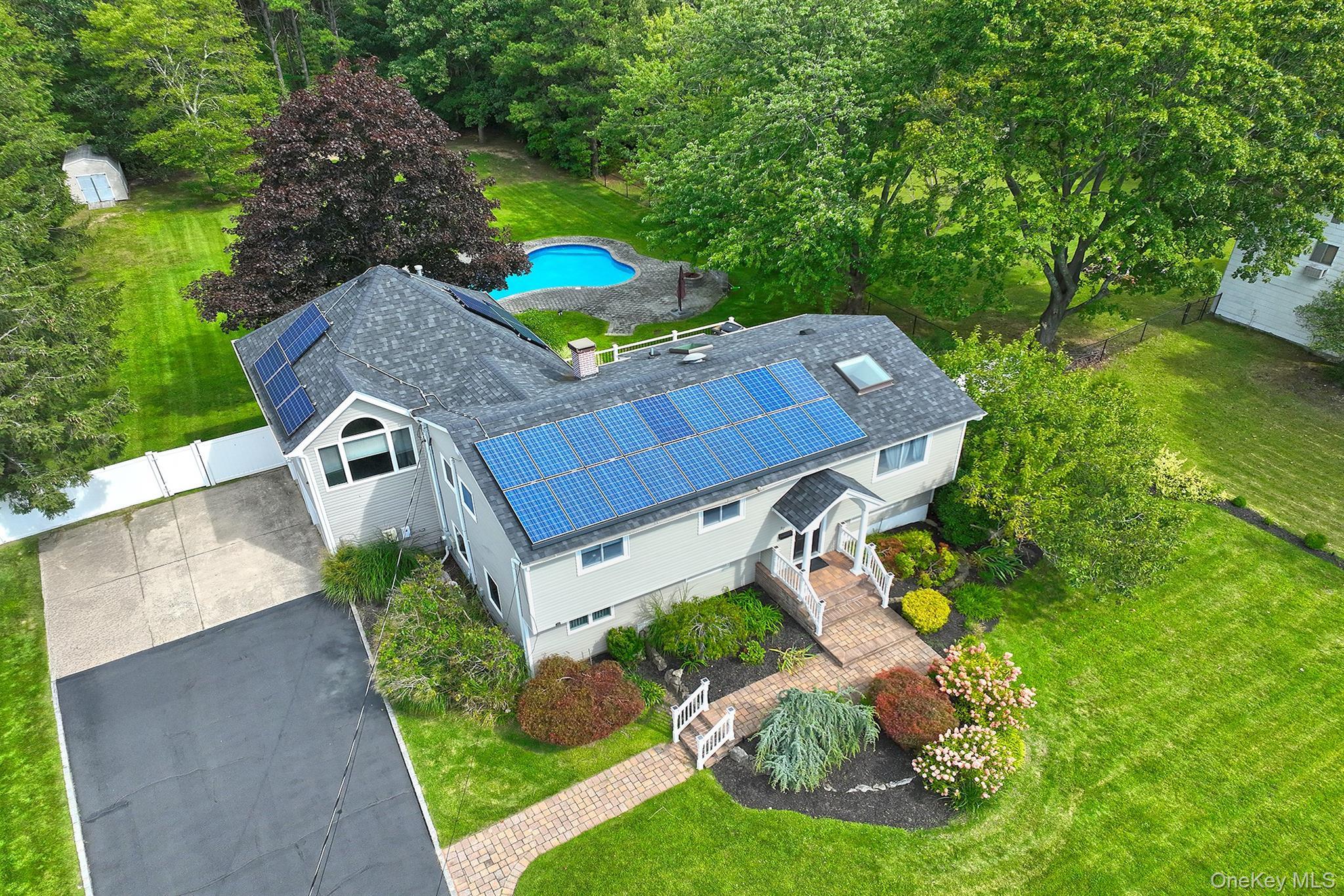 Single Family Euclid Avenue Suffolk County, NY 11746, MLS-1051006-35