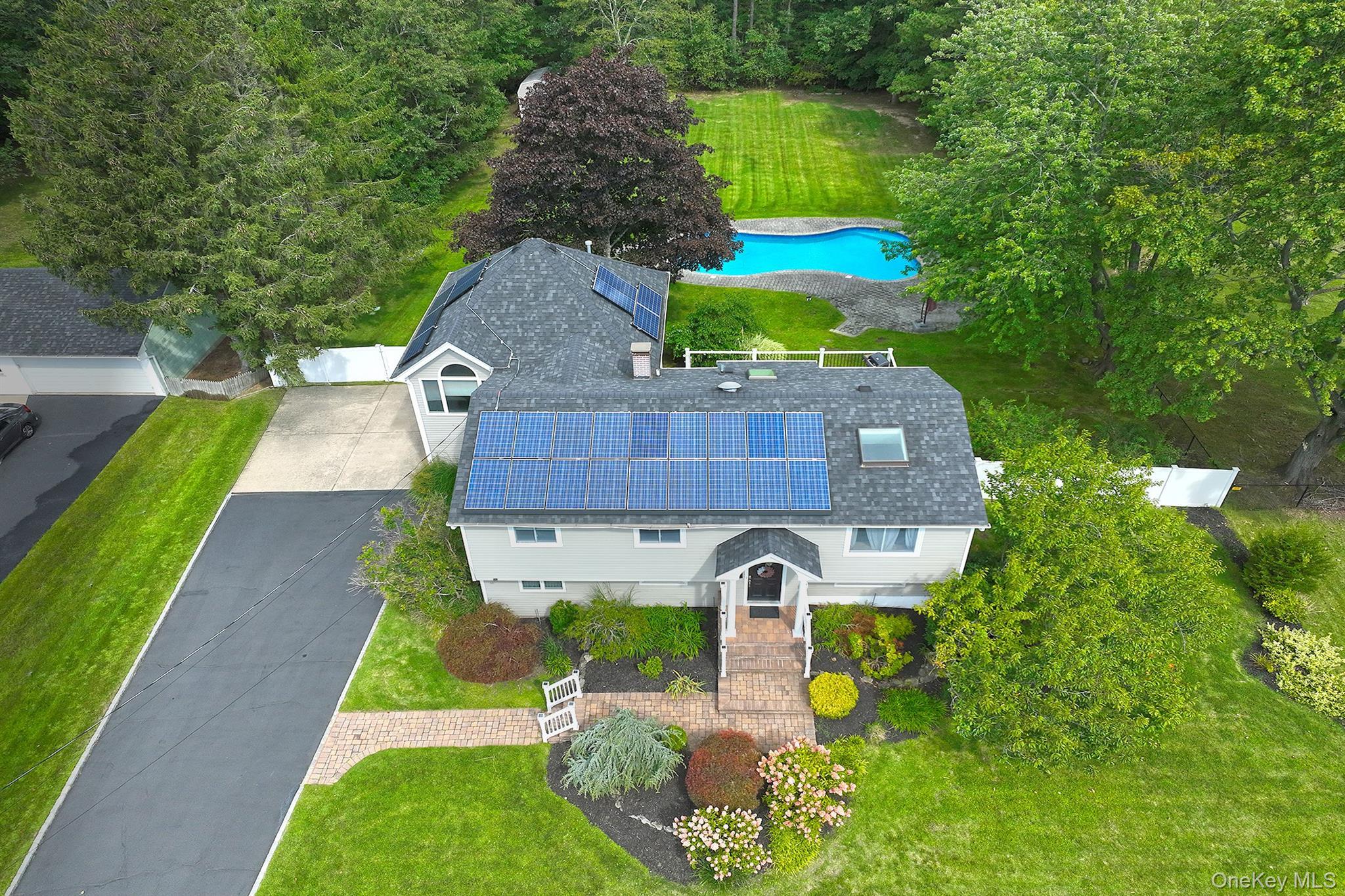 Single Family Euclid Avenue Suffolk County, NY 11746, MLS-1051006-36