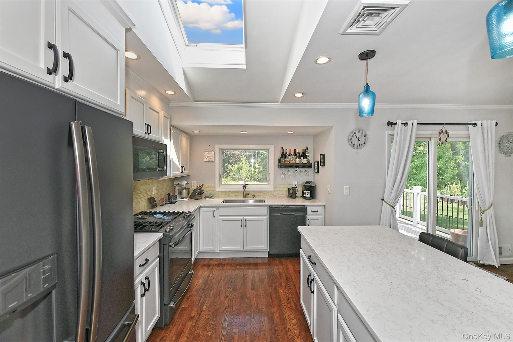 Single Family Euclid Avenue Suffolk County, NY 11746, MLS-1051006-6