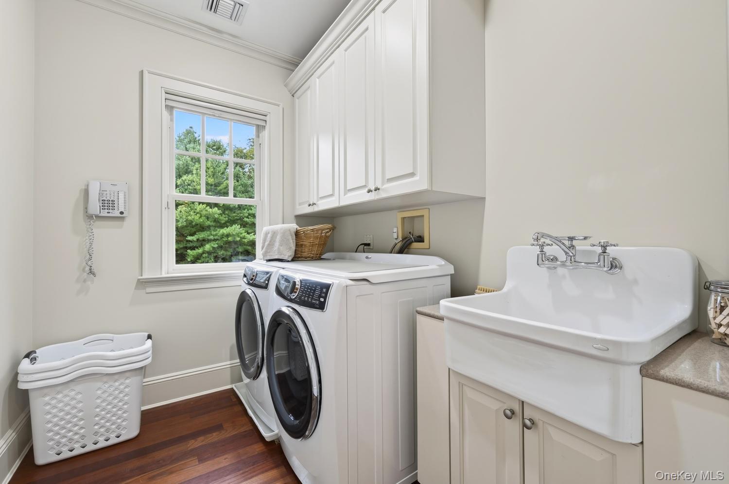 Single Family Wawapek Road  Suffolk County, NY 11724, MLS-1051011-32