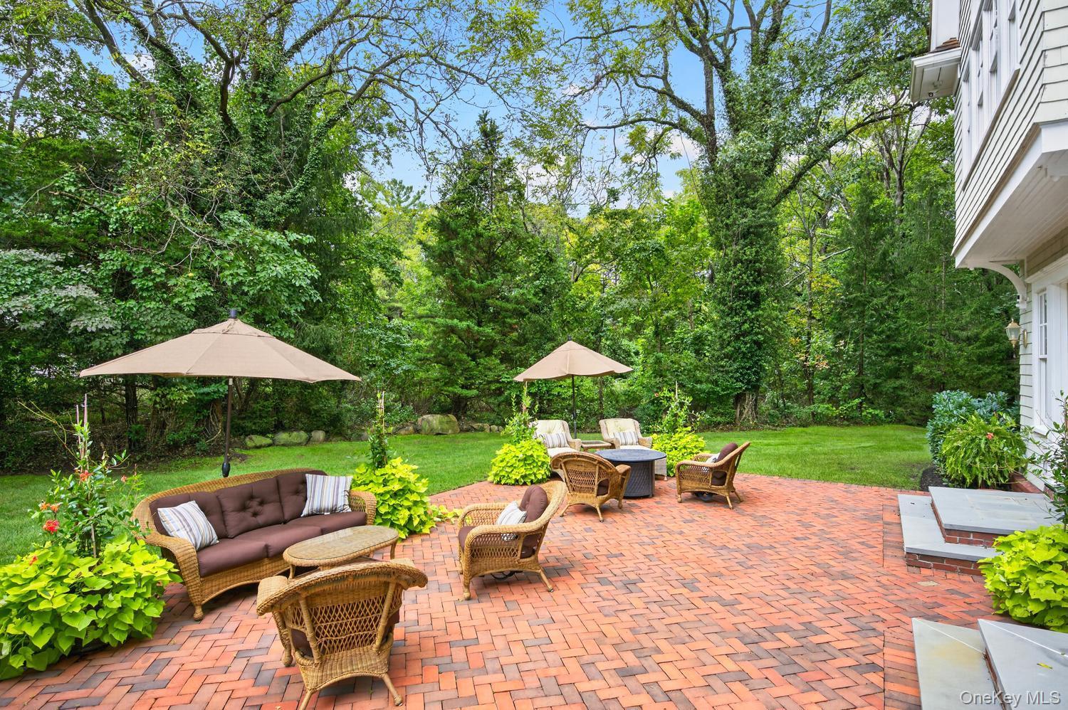 Single Family Wawapek Road  Suffolk County, NY 11724, MLS-1051011-42