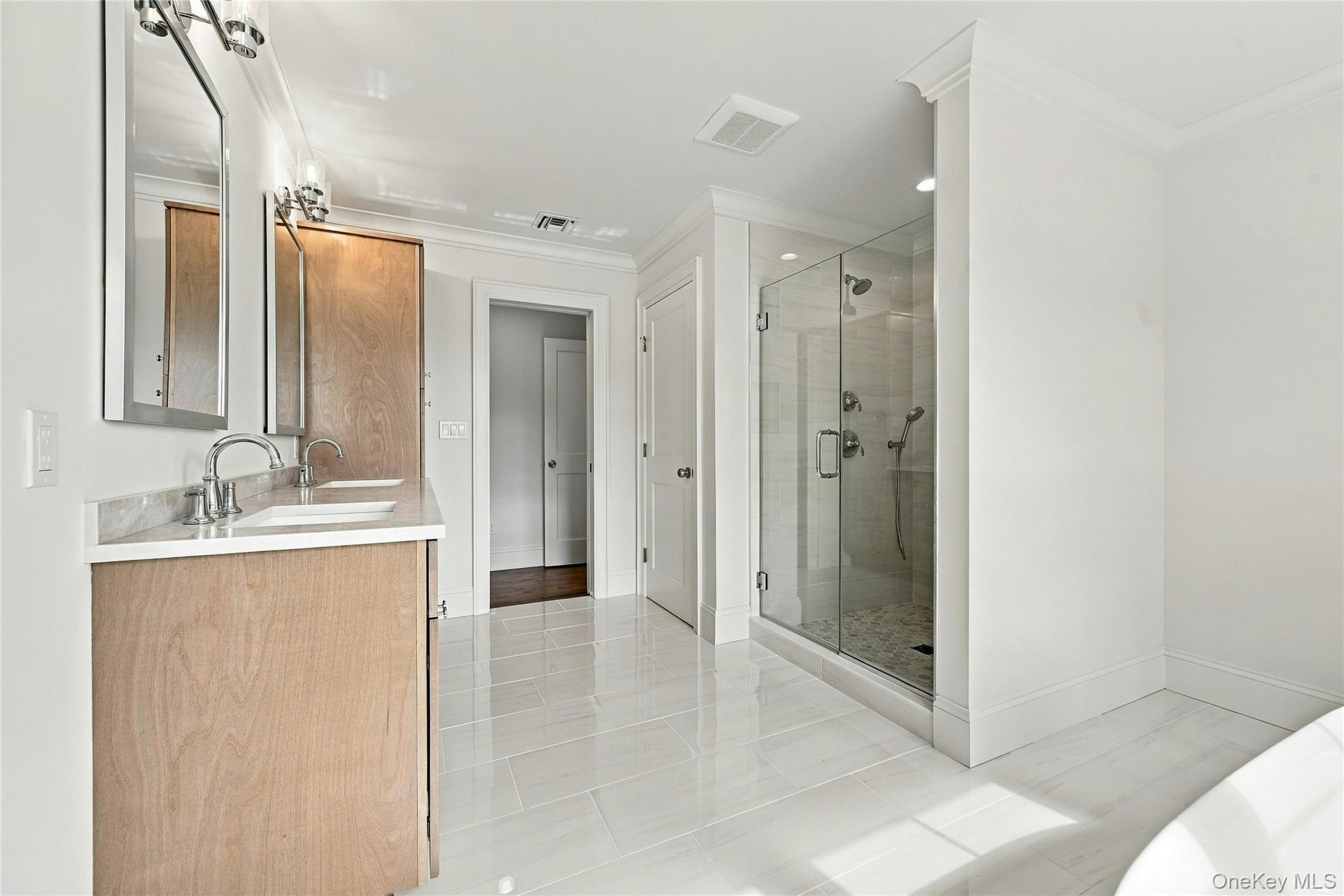 Single Family Clay Pitts Road  Suffolk County, NY 11731, MLS-1051038-27