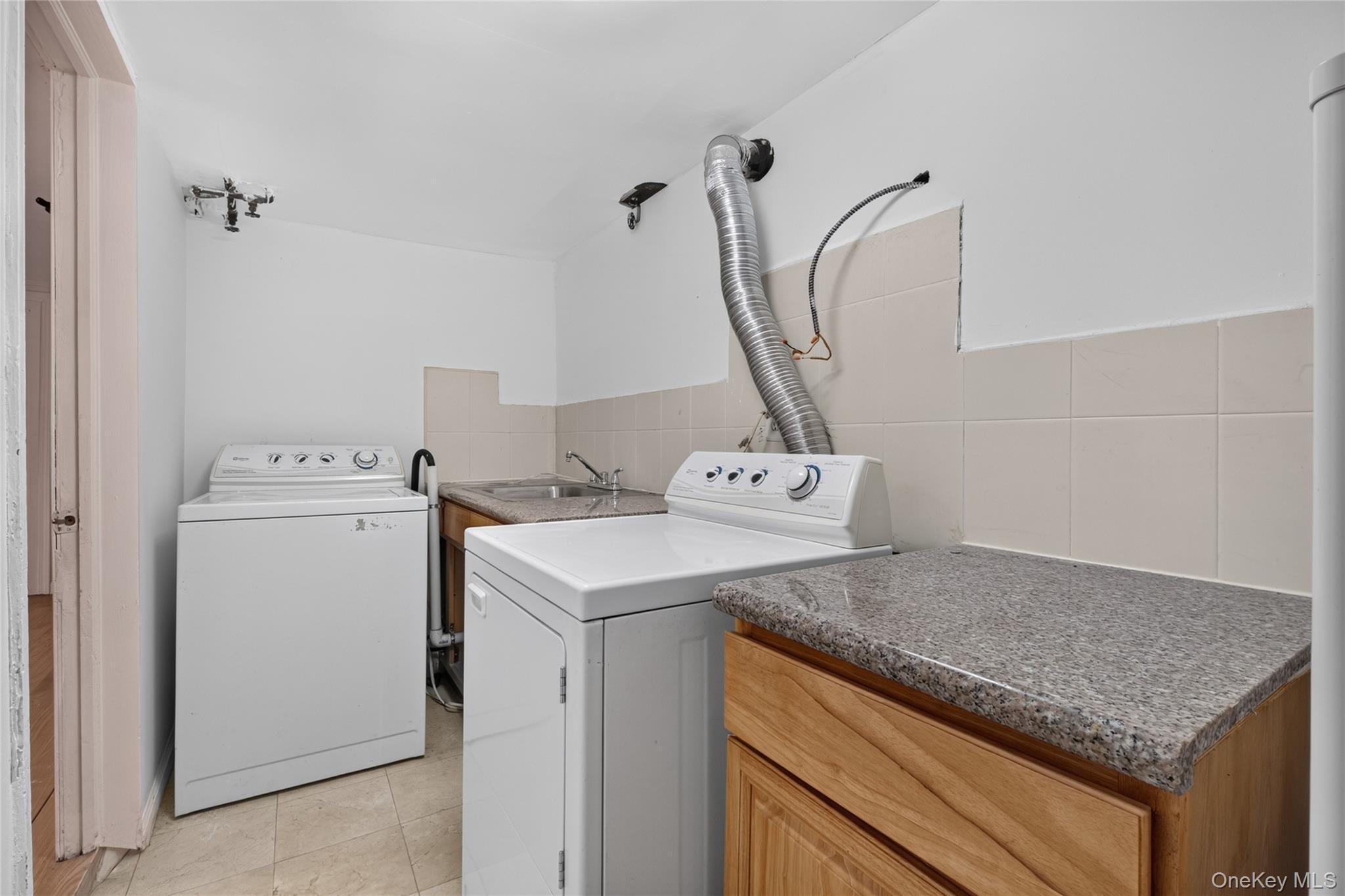 Single Family 199th Street  Queens, NY 11365, MLS-1051067-32