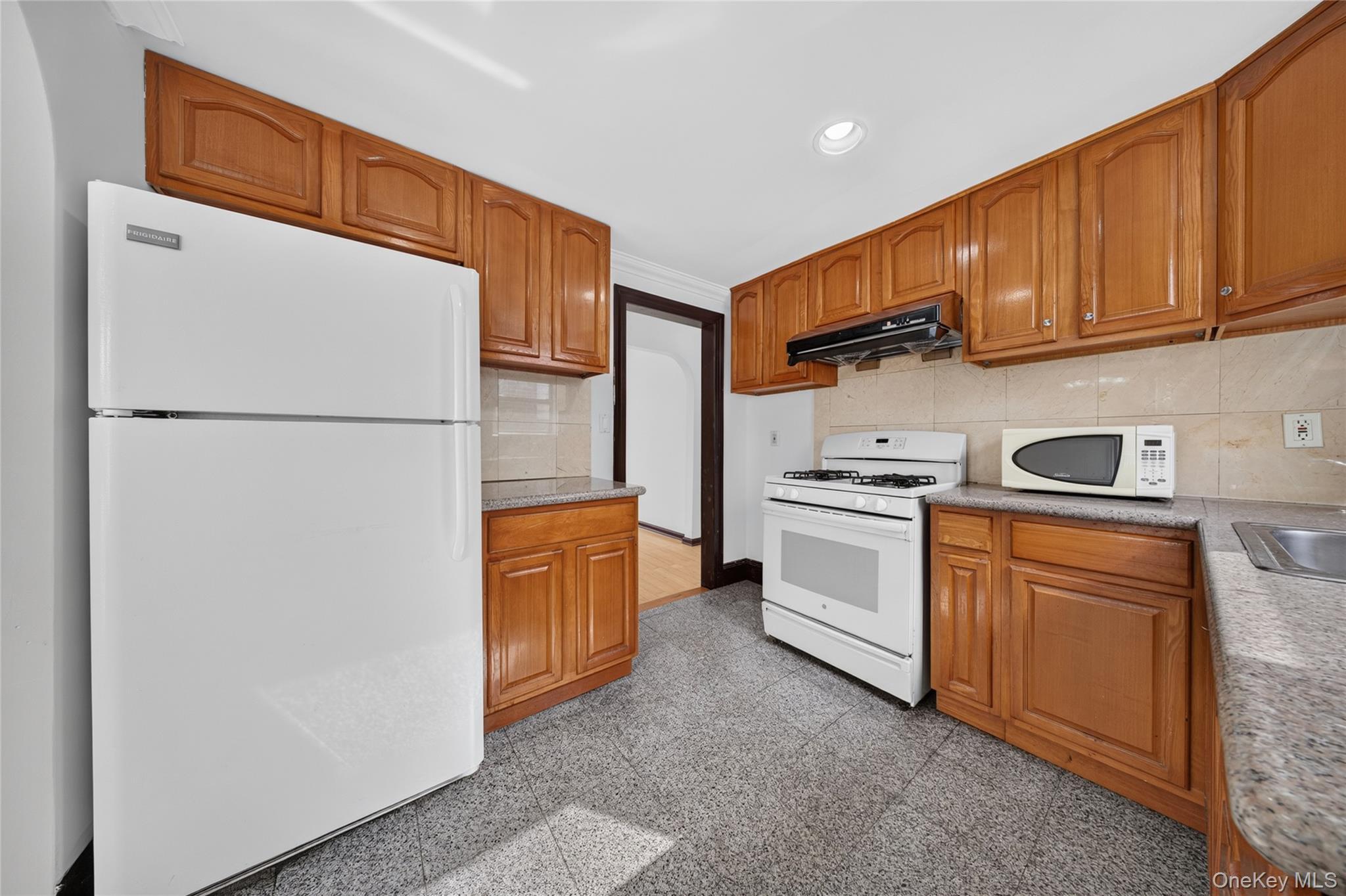 Single Family 199th Street  Queens, NY 11365, MLS-1051067-8