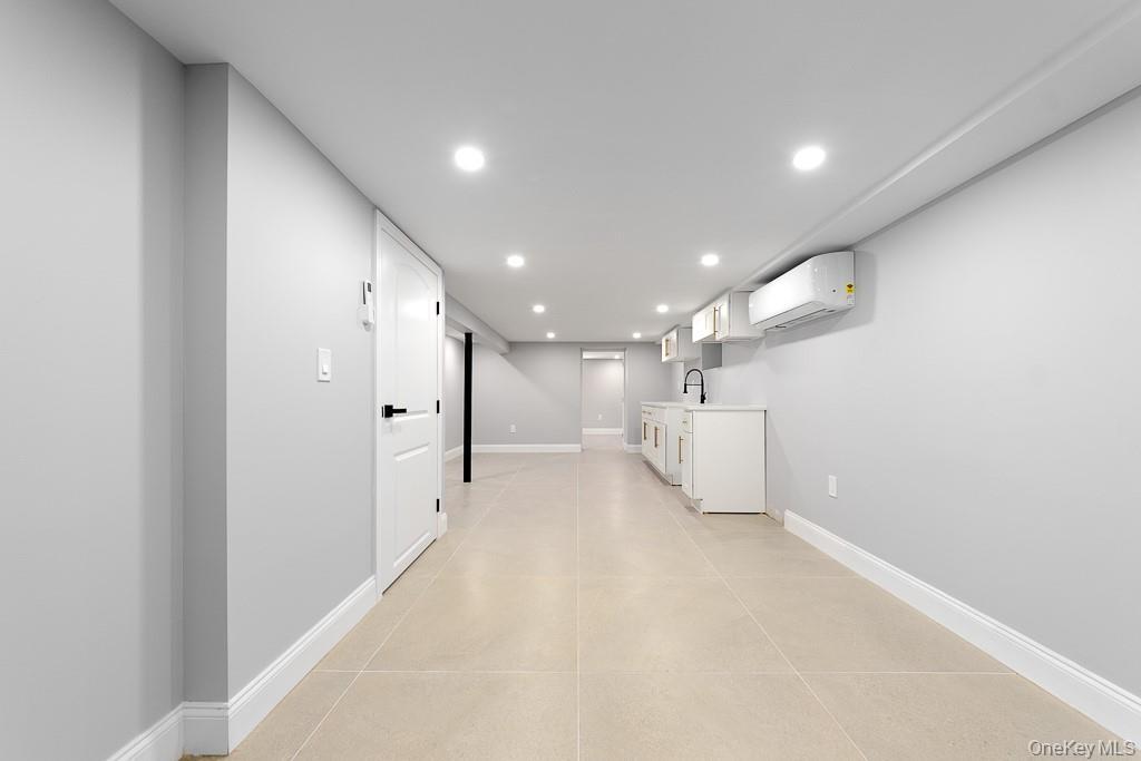 Single Family Linden Boulevard Queens, NY 11412, MLS-1051077-16