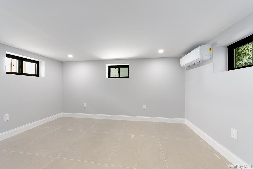 Single Family Linden Boulevard Queens, NY 11412, MLS-1051077-18