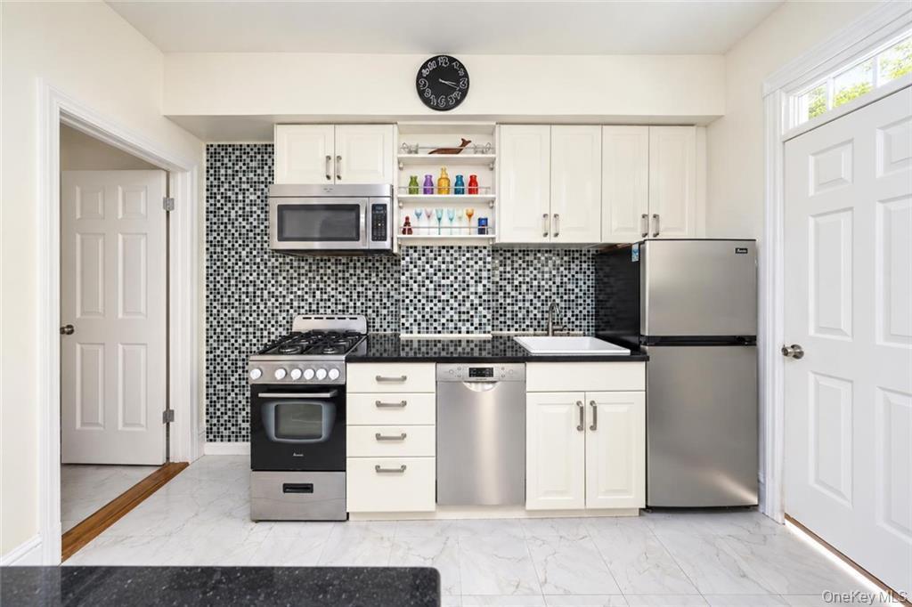 Single Family E 18th Street  Brooklyn, NY 11235, MLS-1051086-10