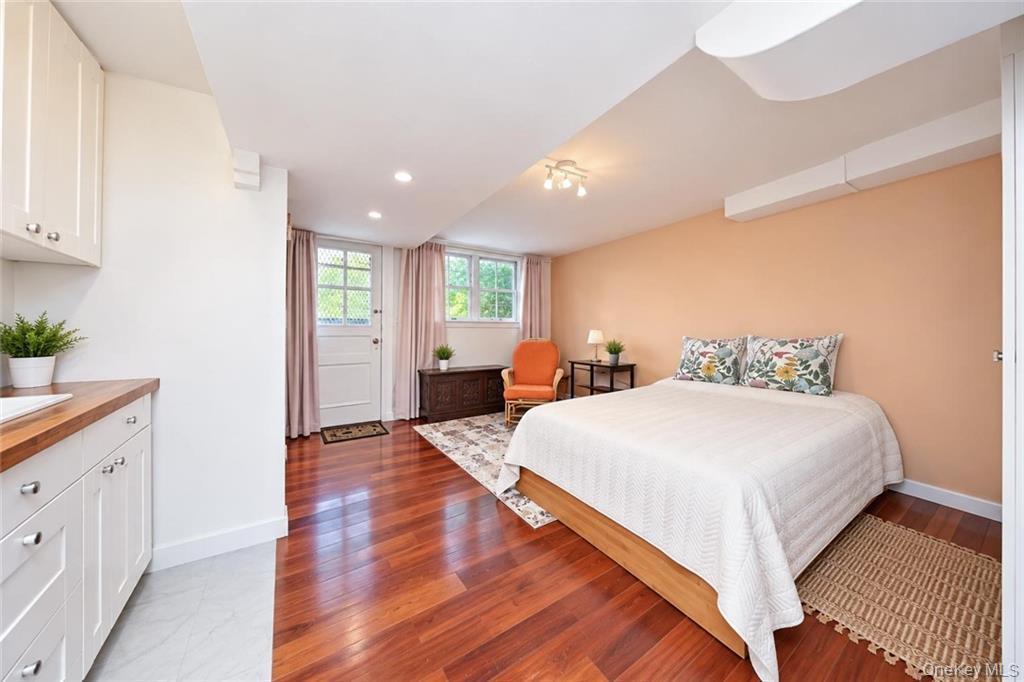 Single Family E 18th Street  Brooklyn, NY 11235, MLS-1051086-18