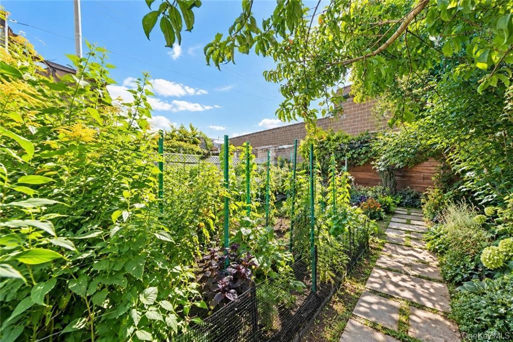 Single Family E 18th Street  Brooklyn, NY 11235, MLS-1051086-24