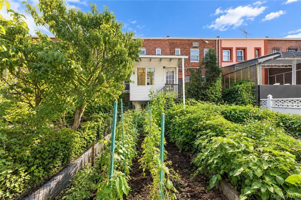 Single Family E 18th Street  Brooklyn, NY 11235, MLS-1051086-25